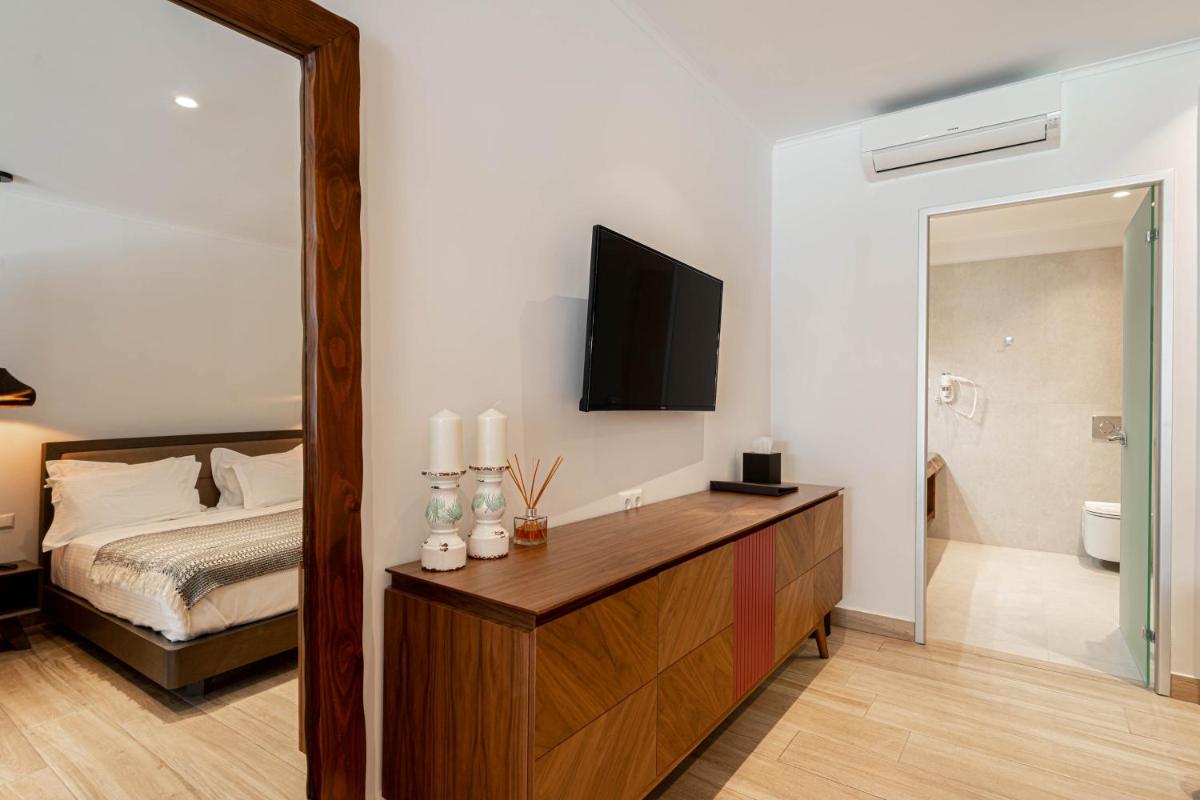 Suite with Pool View