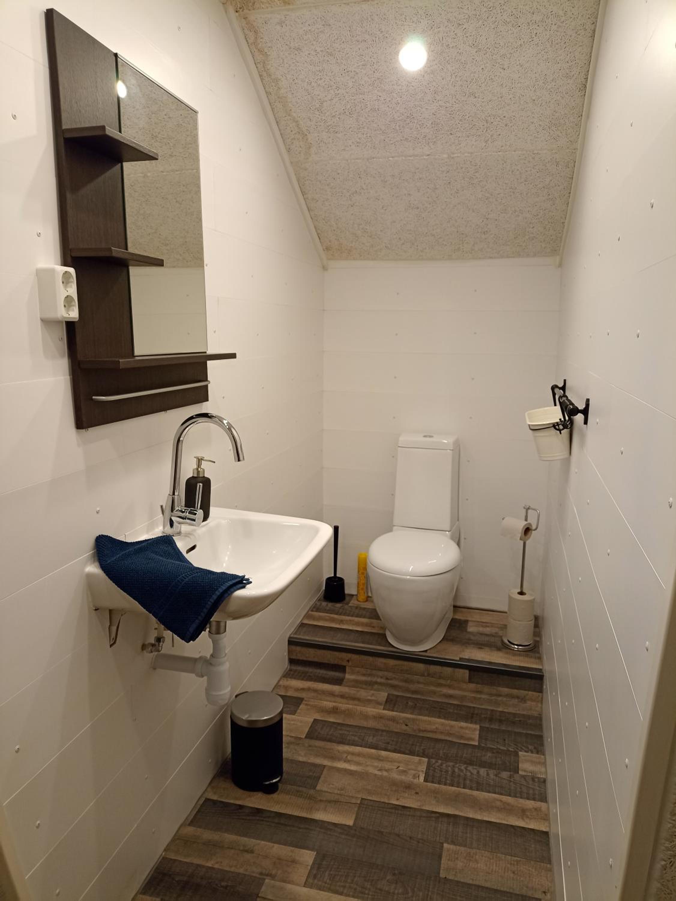 Triple Room with Balcony - Photo 11