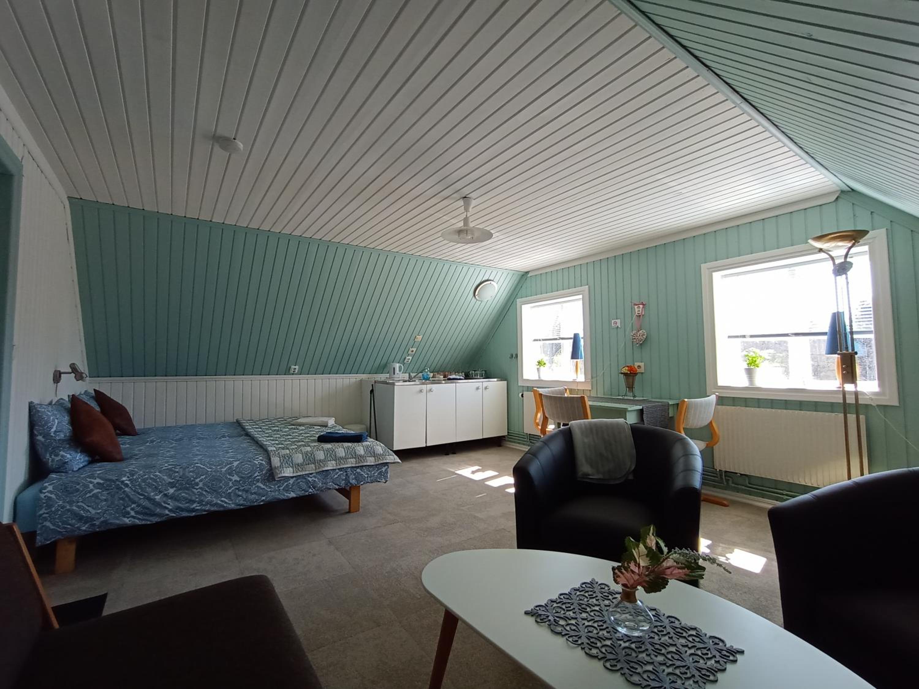 Double or Twin Room with Balcony - Photo 6