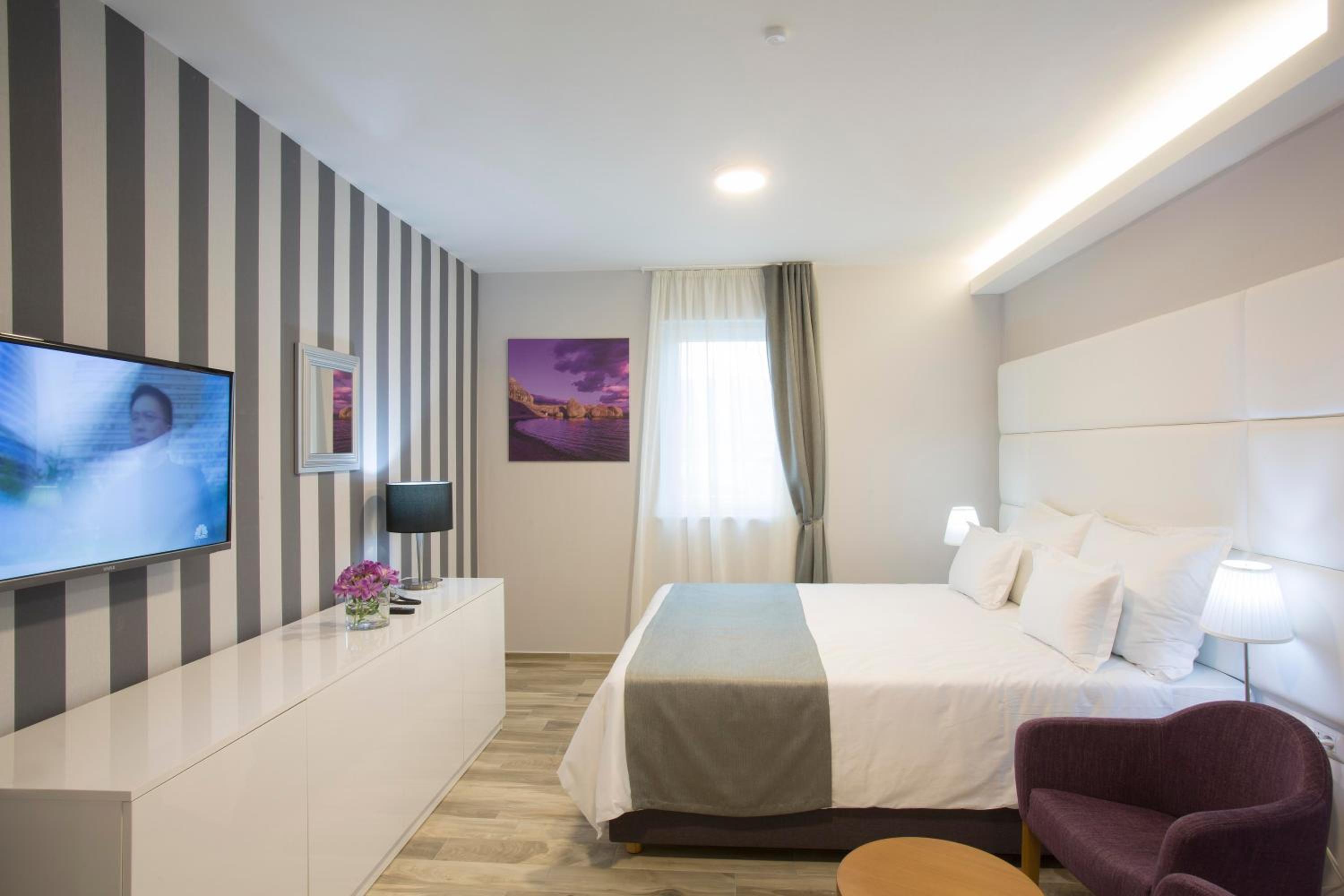 Superior Double or Twin Room with Terrace - Photo 2