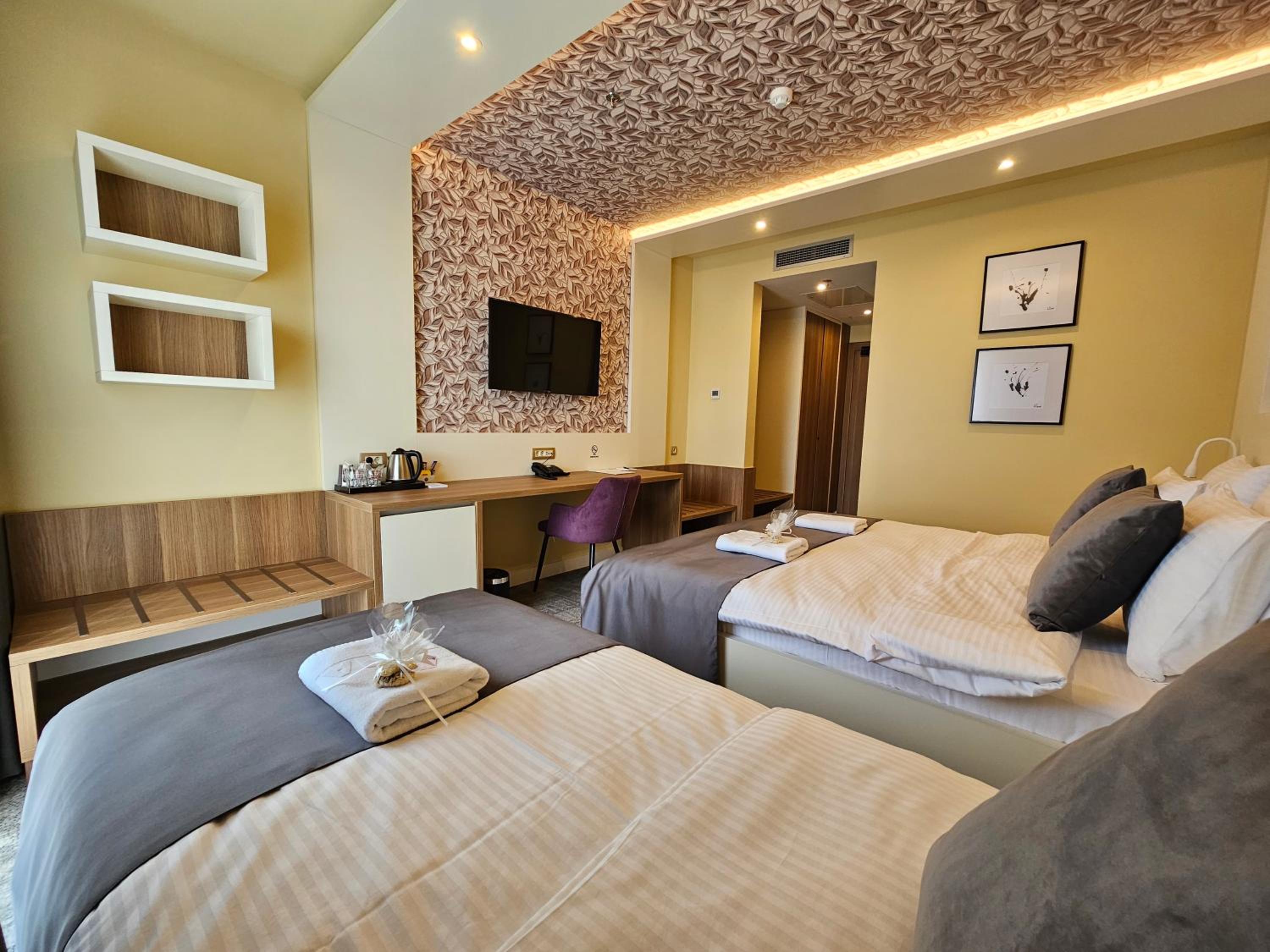 Standard Triple Room photo 3