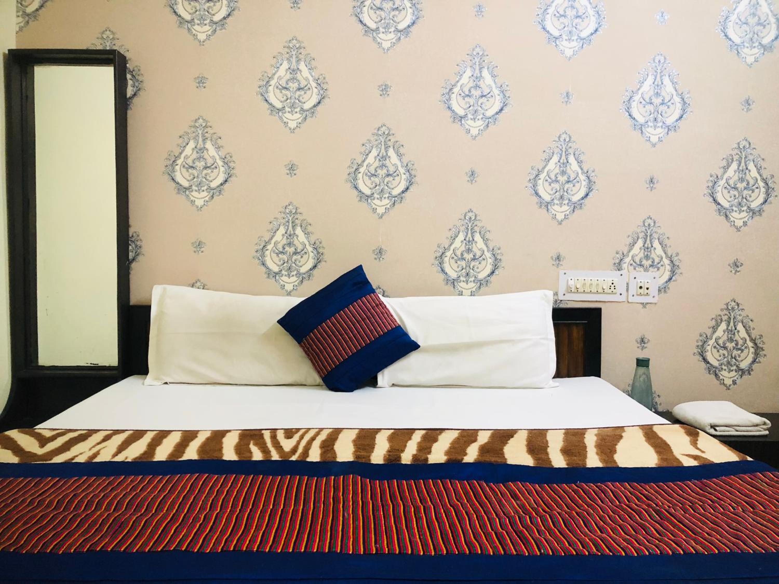 Standard Double Room with Fan photo 3