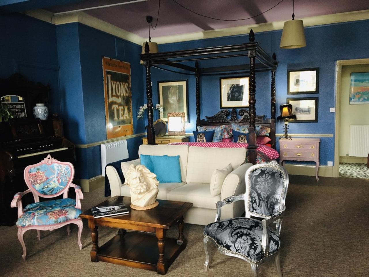 Deluxe King Room photo 2