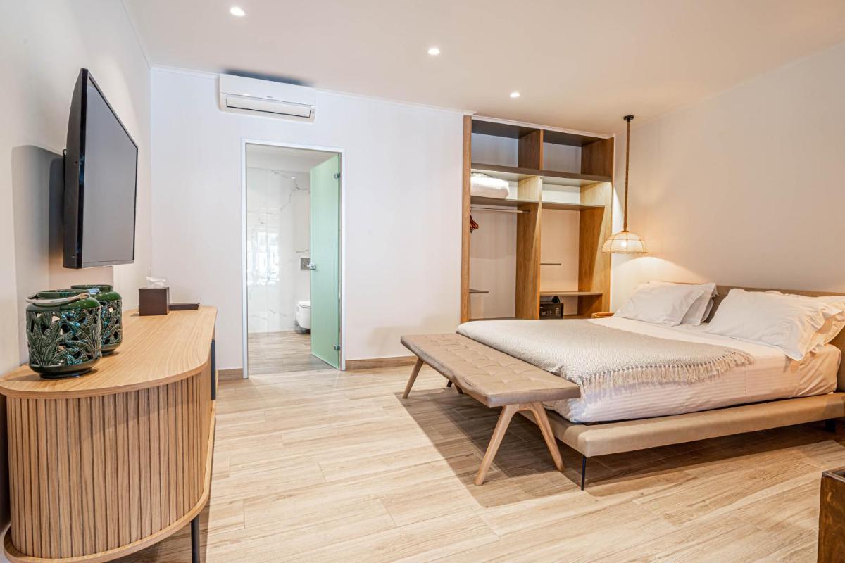 Suite with Pool View