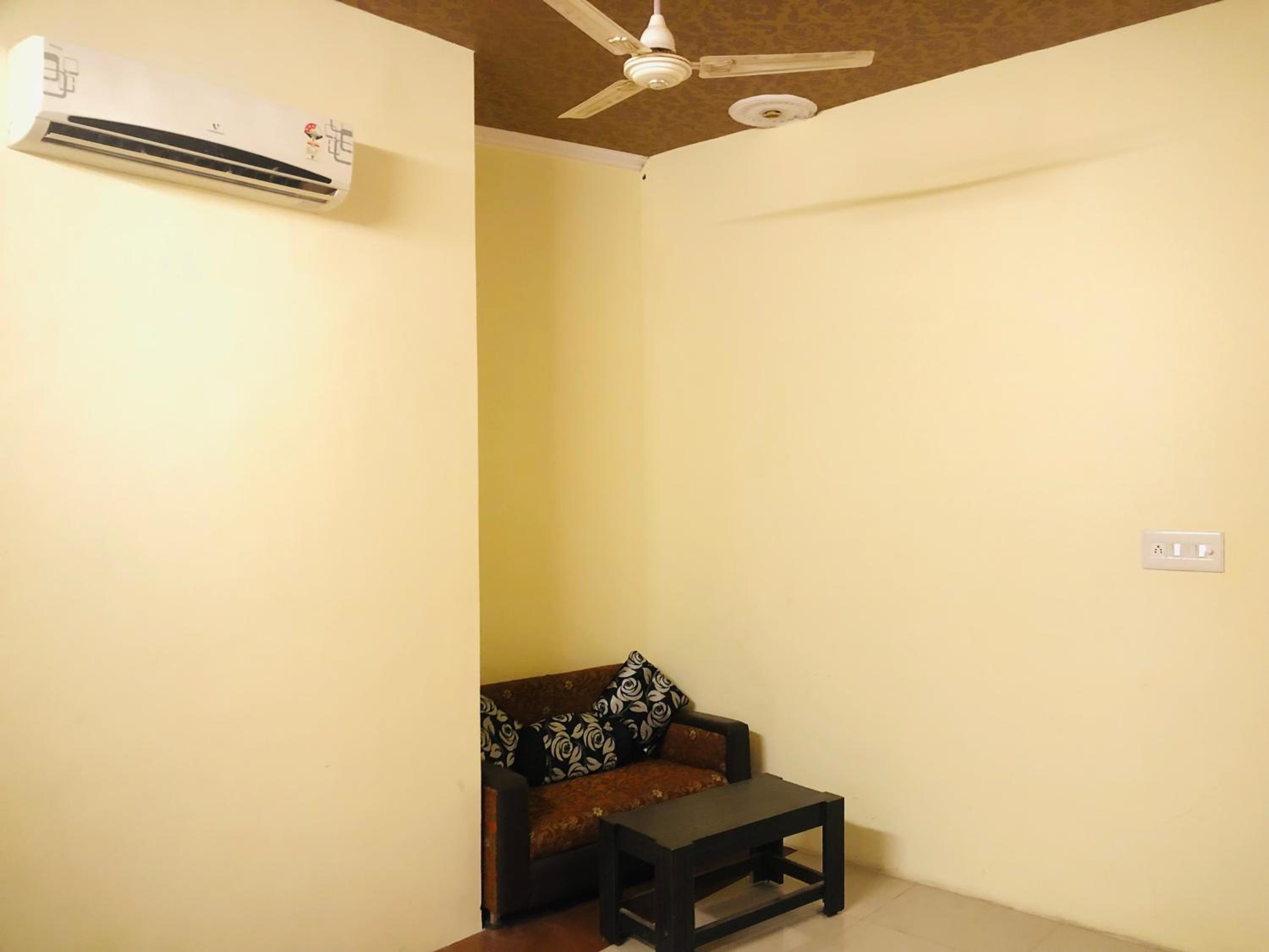 Suite - Photo 5