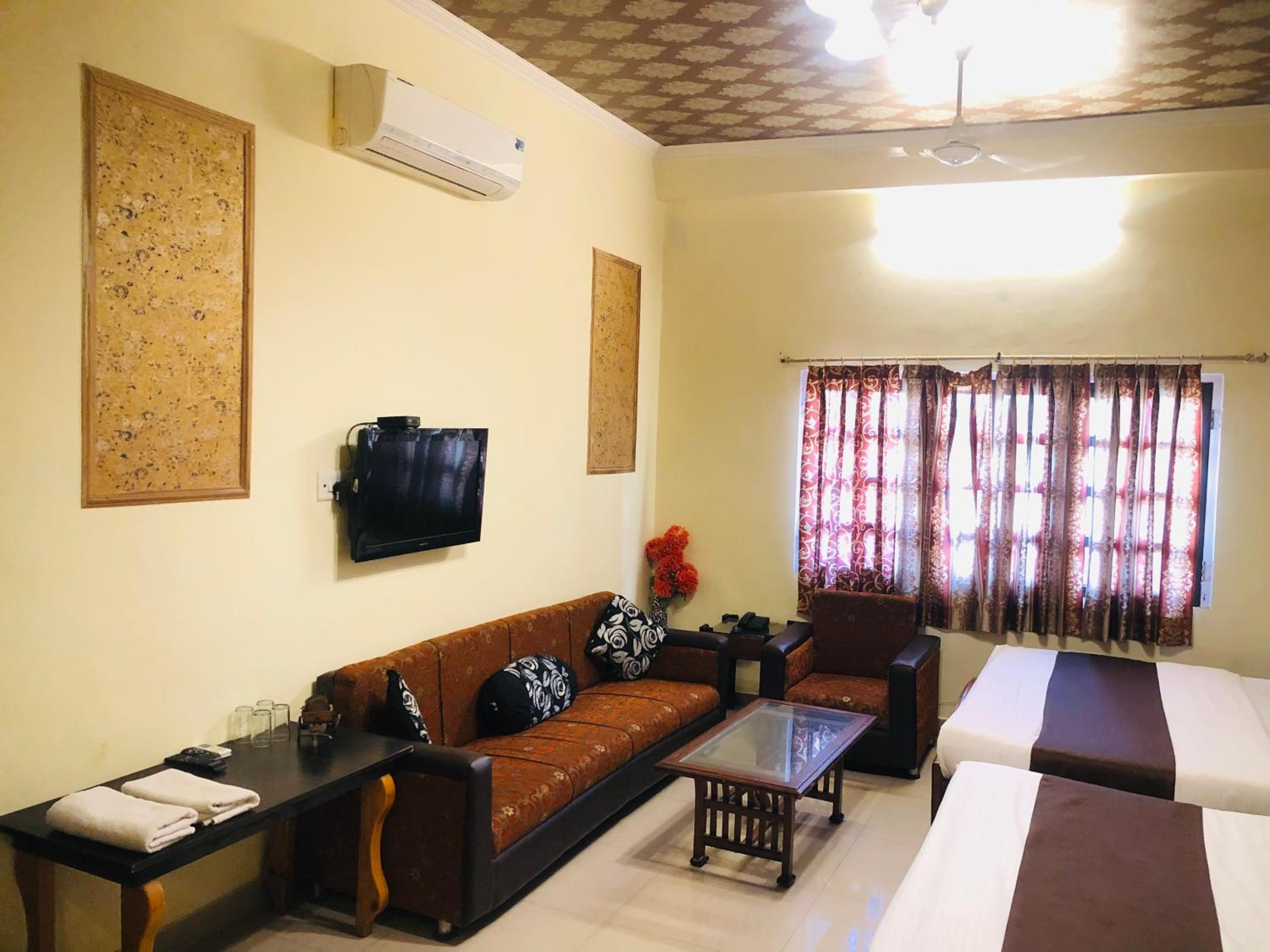 Suite - Photo 7