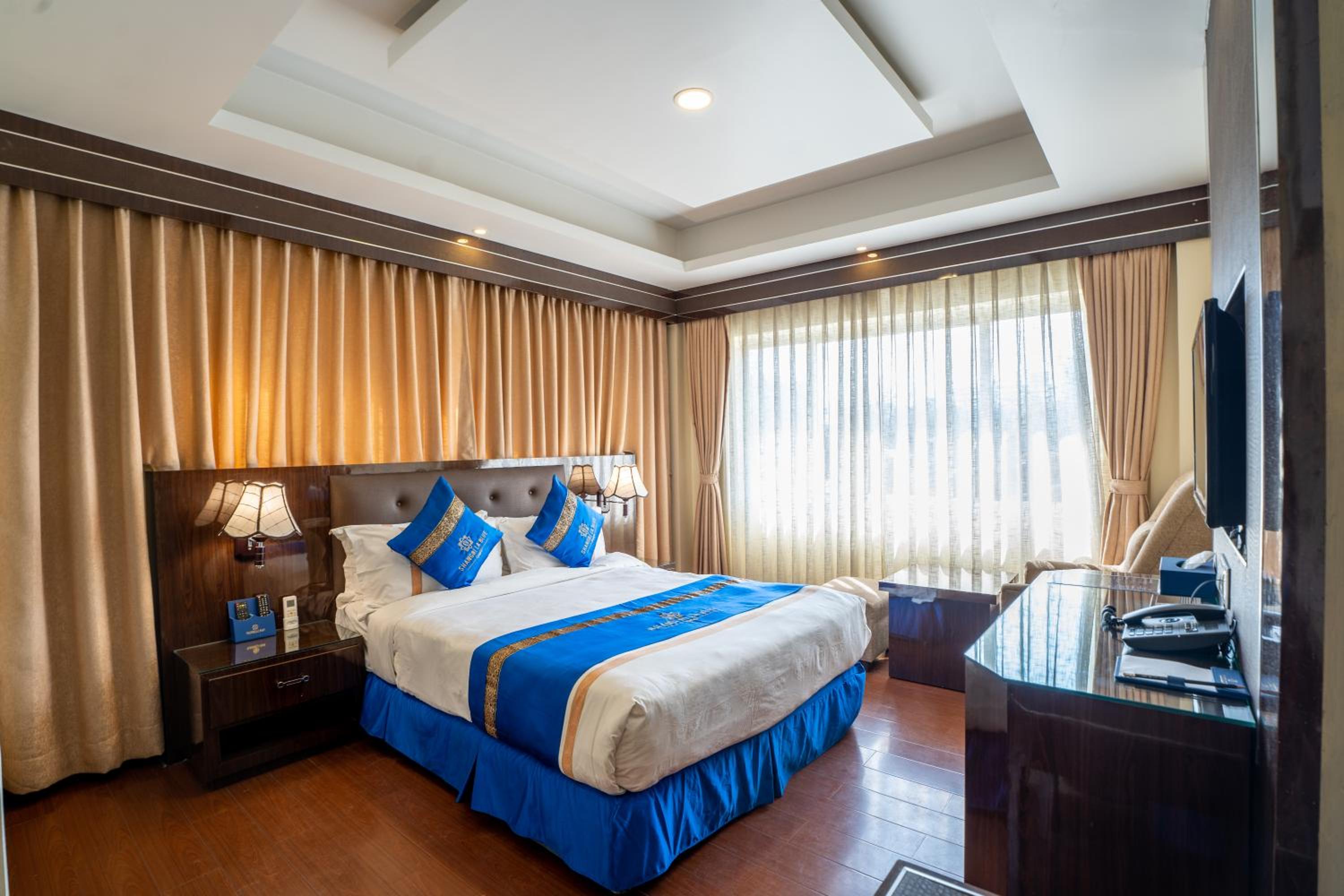 Deluxe Queen Room - Photo 1