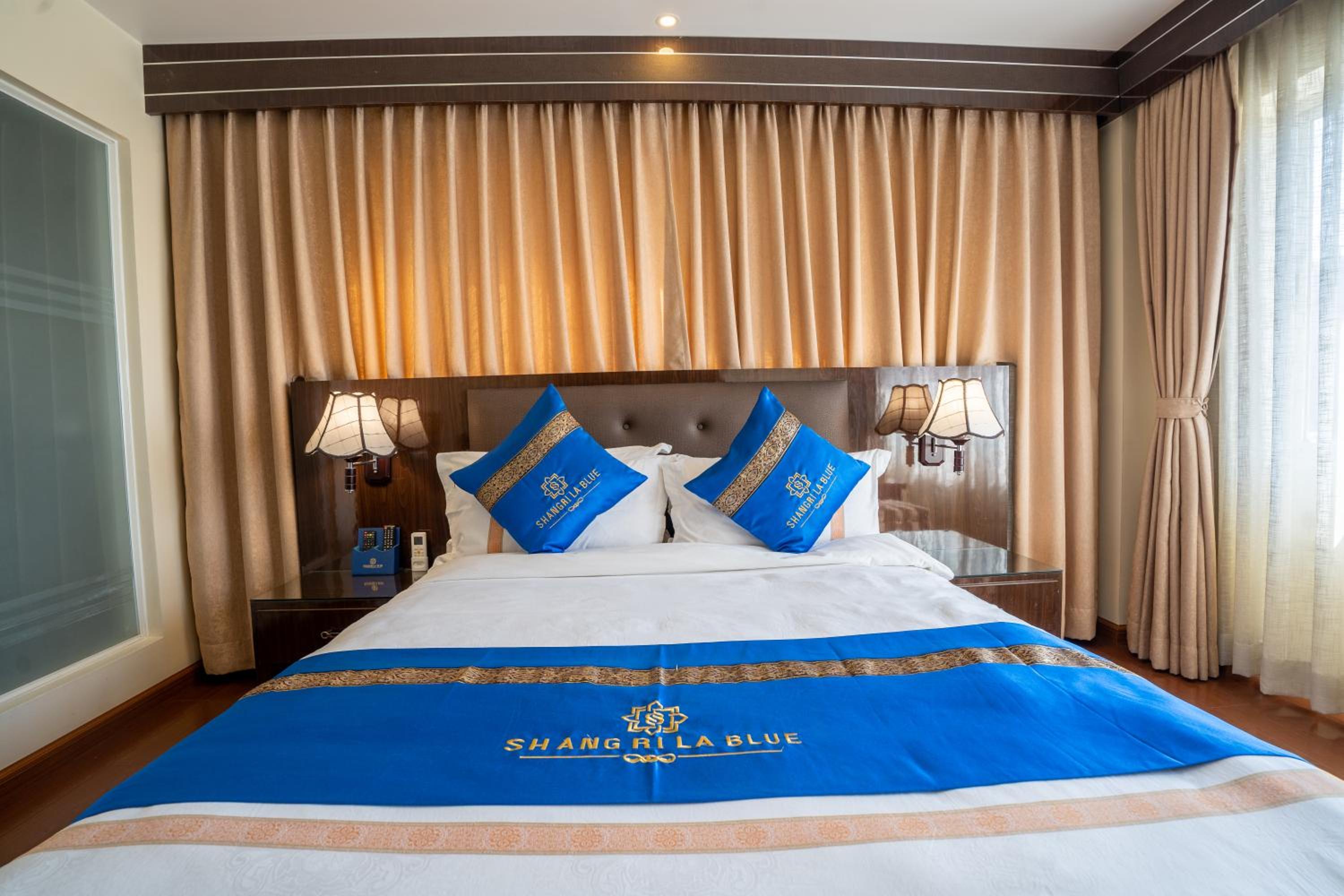 Deluxe Queen Room - Photo 4