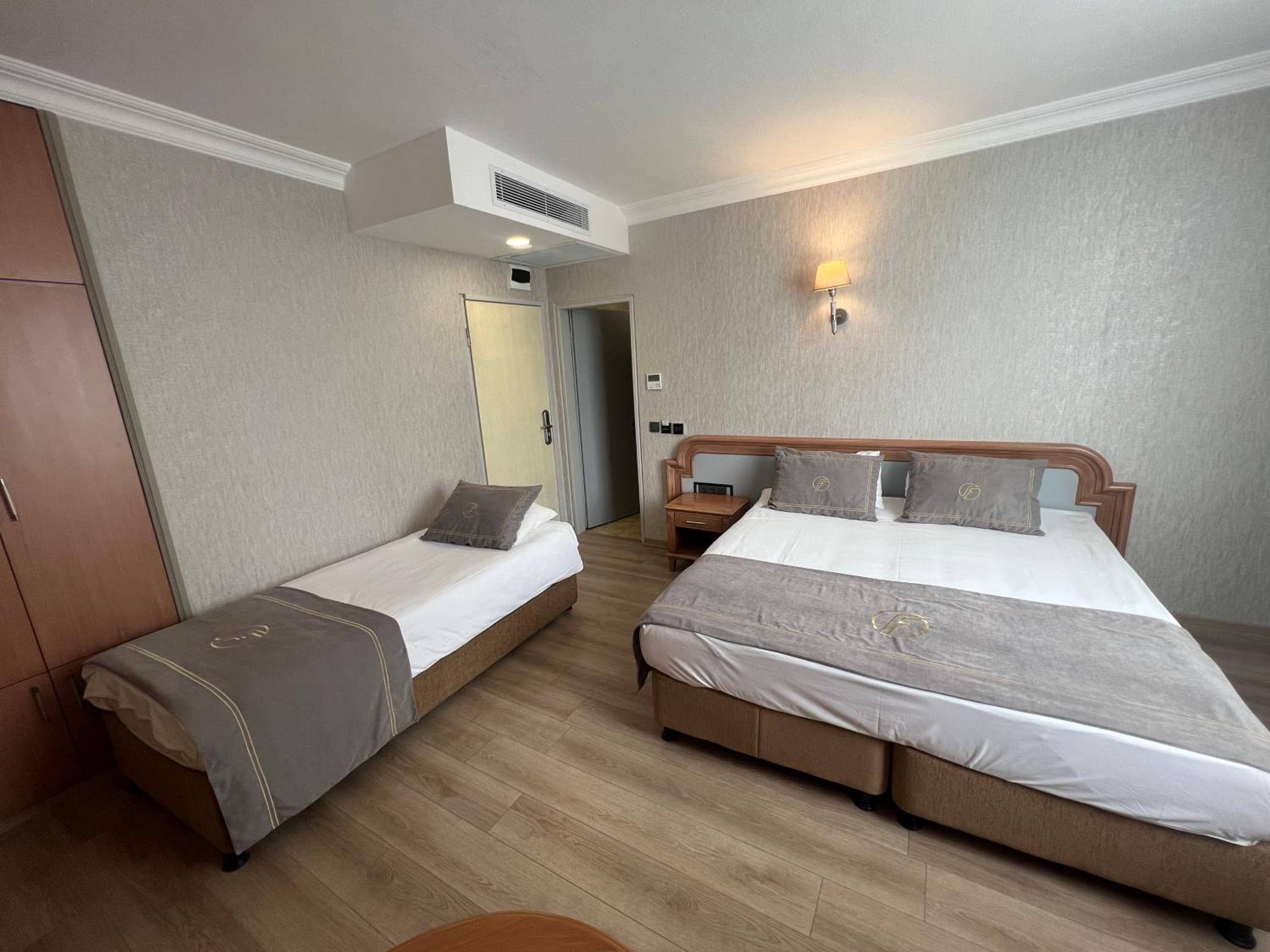 Deluxe Twin Room with Sea View photo 1