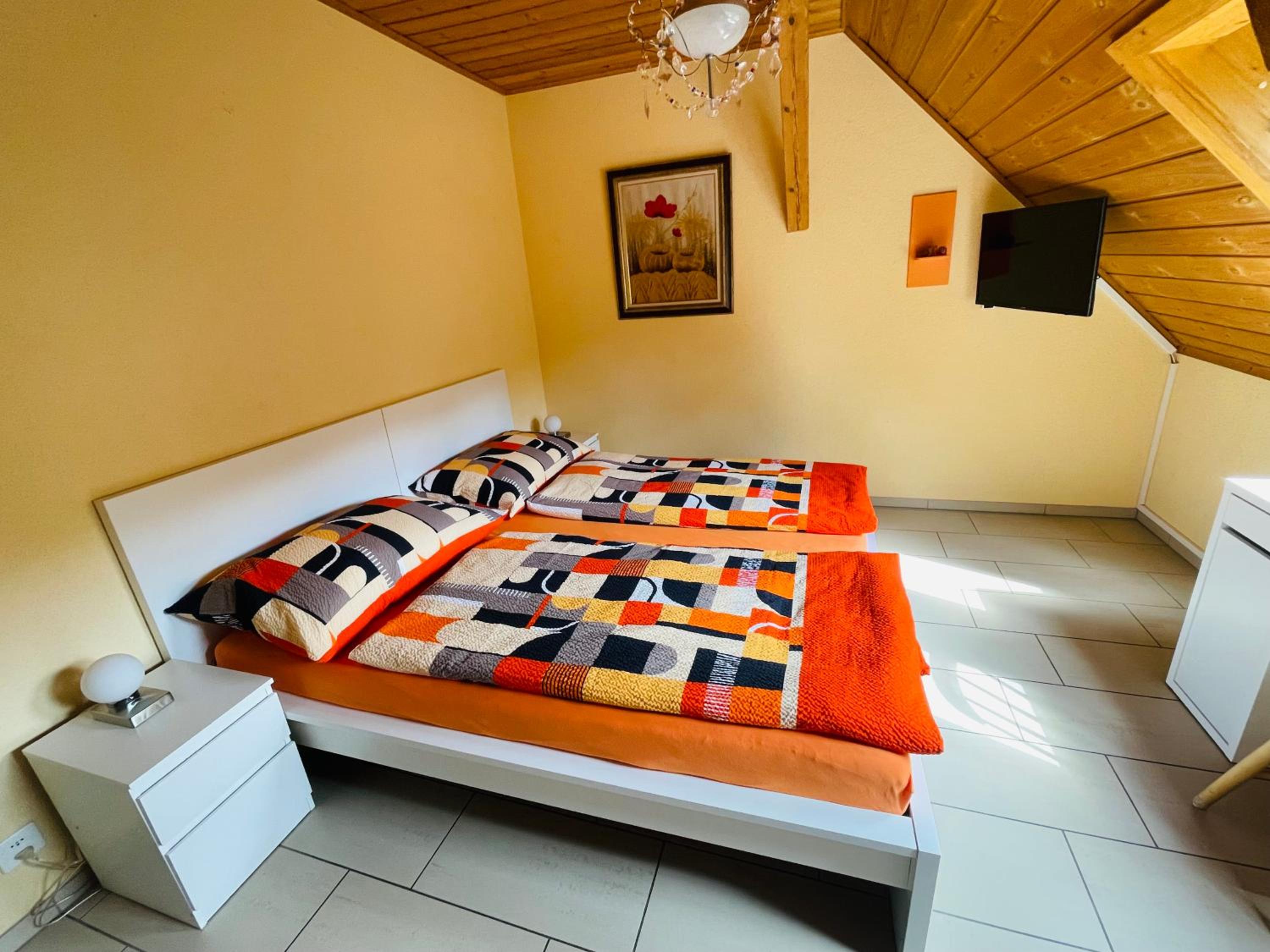 Standard Twin Room with Shared Bathroom photo 3