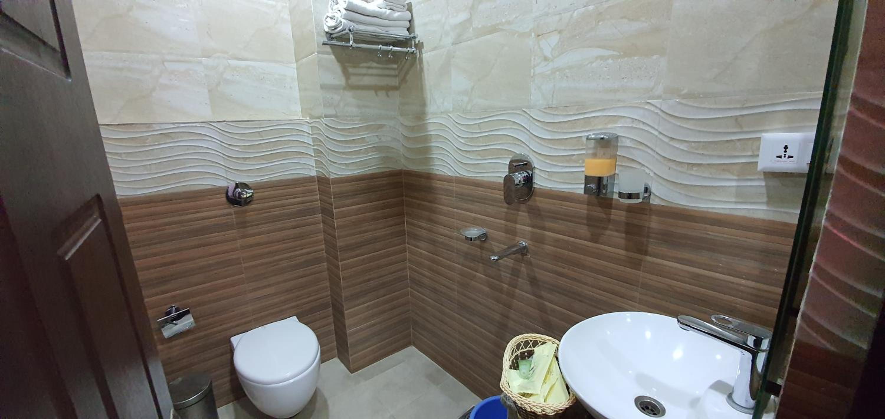 Single Room - Photo 2
