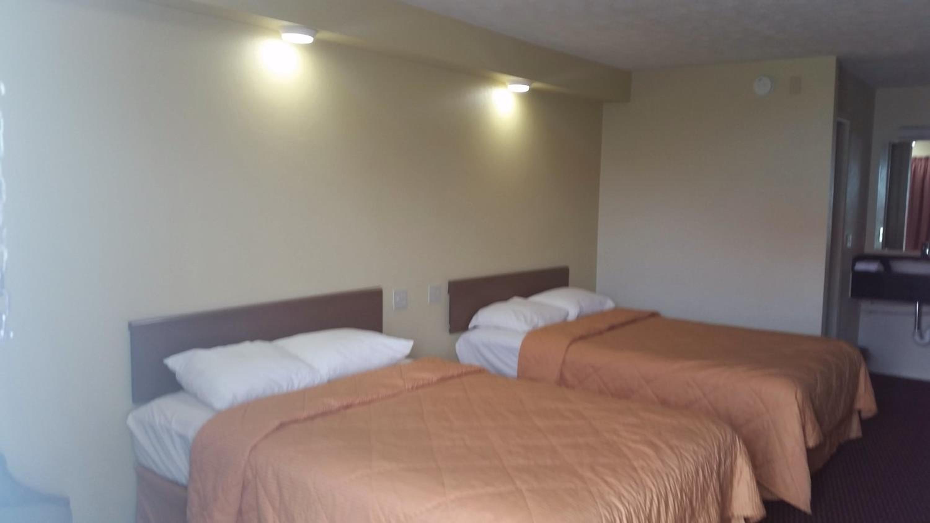Double Room with Two Double Beds - Non-Smoking photo 1