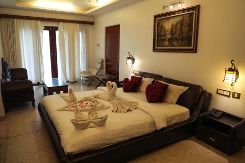 Queen Room with Garden View