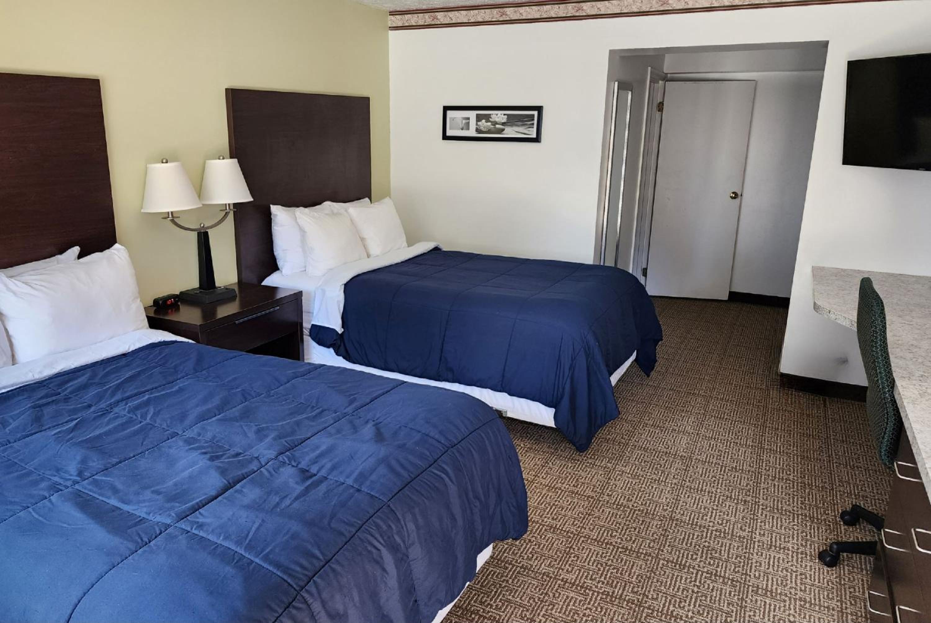 Double Room with Two Double Beds photo 1