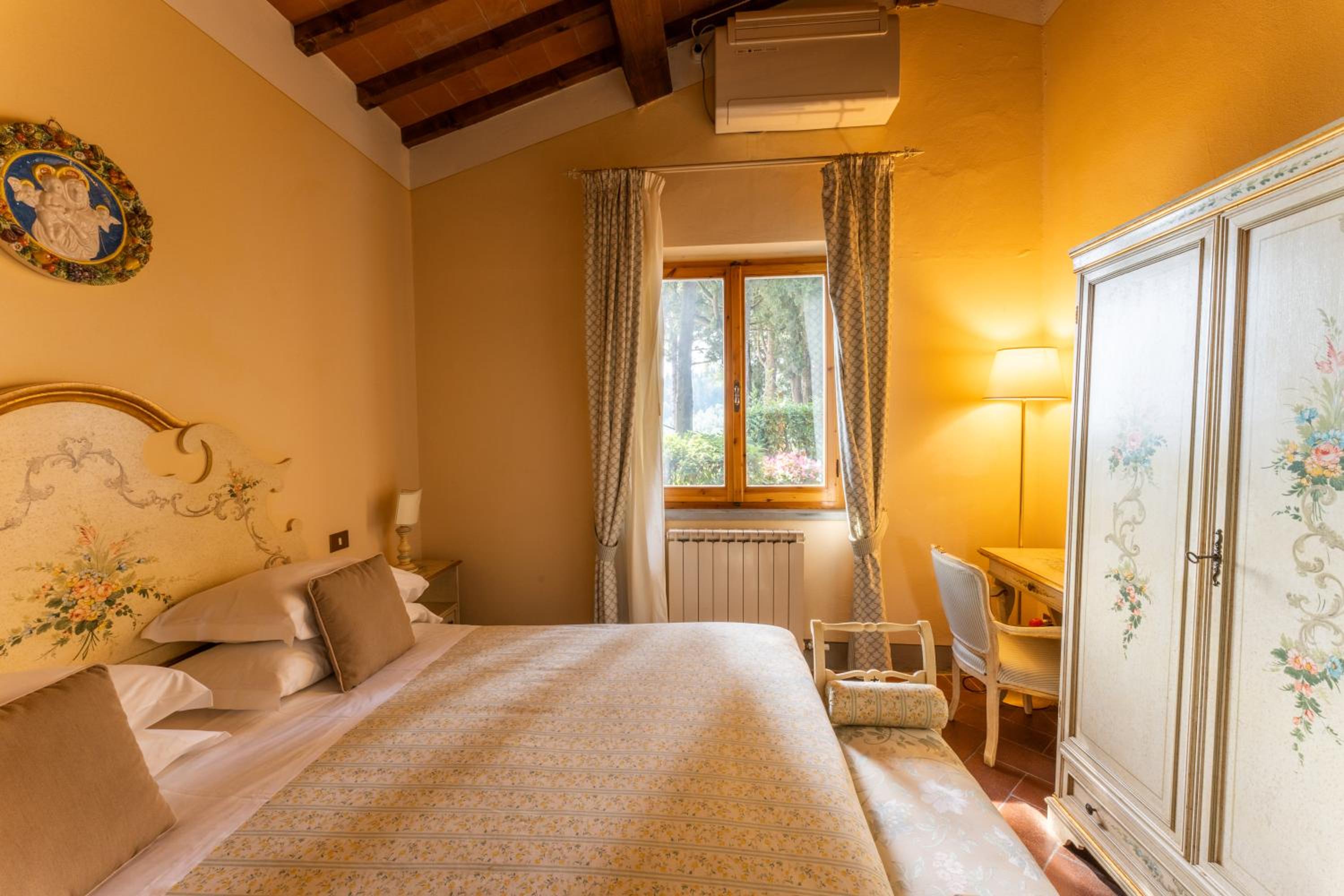 One-Bedroom Apartment - Photo 3