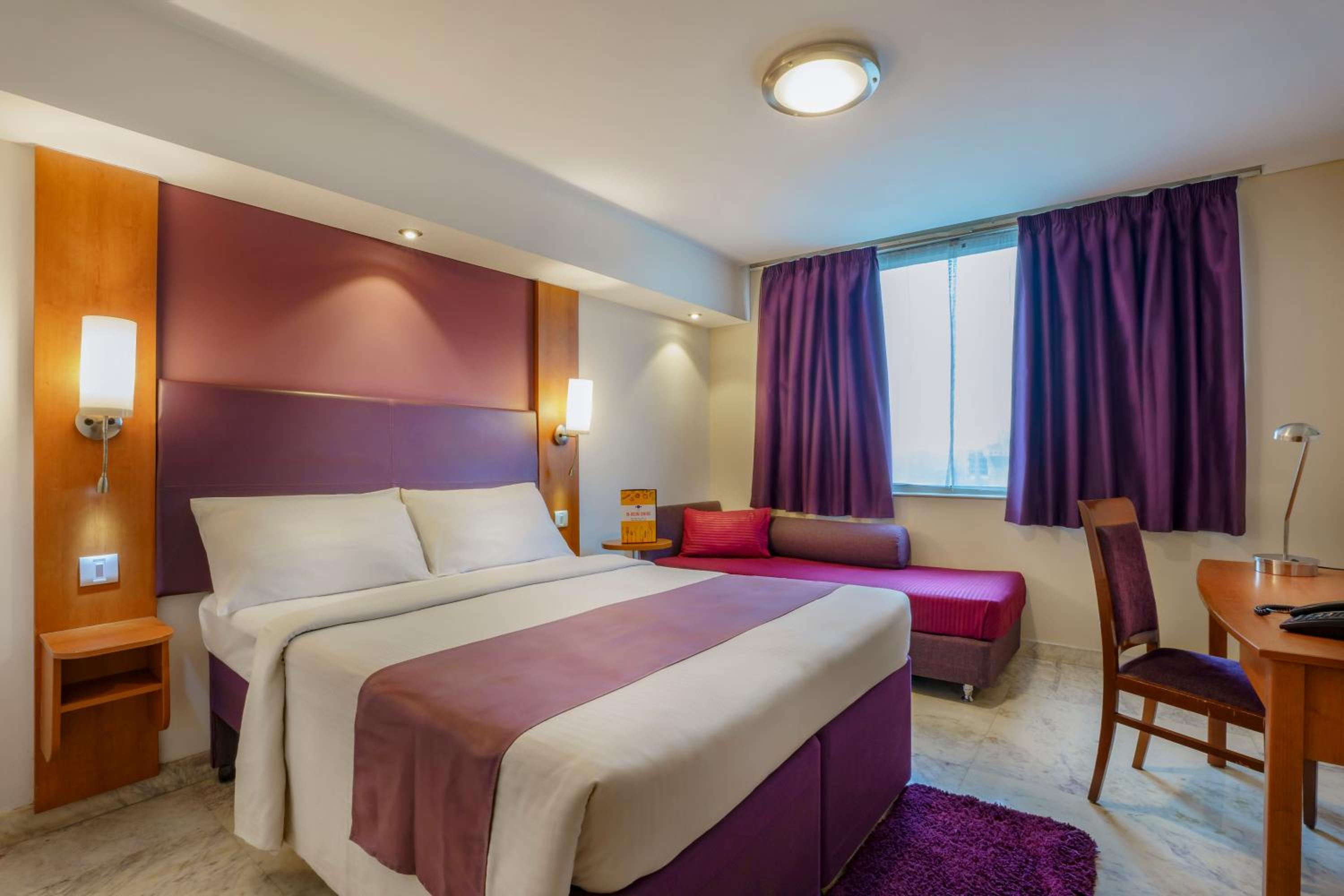 Premium Queen Room