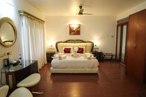 King Room with Pool View