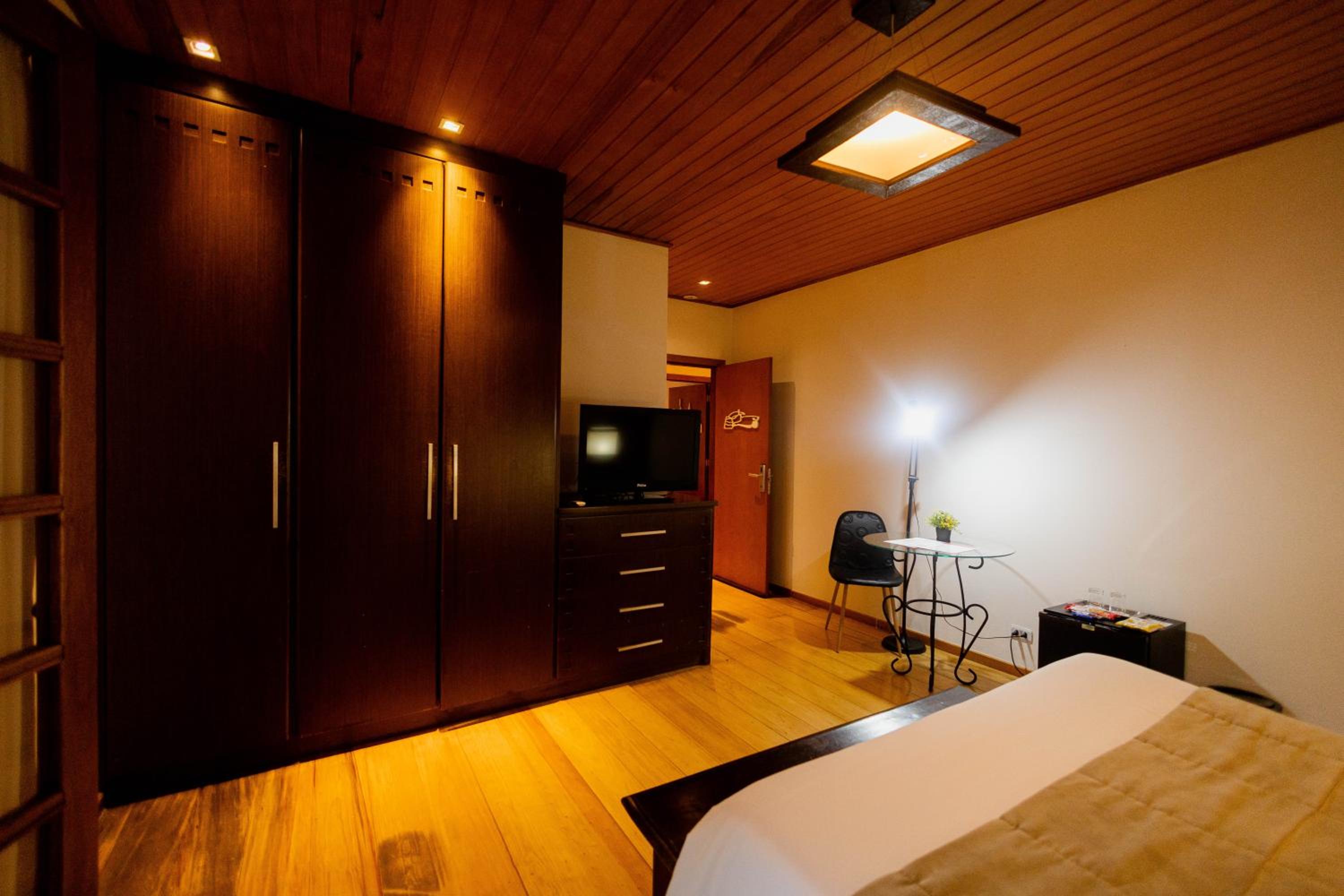 King Suite With Balcony photo 3