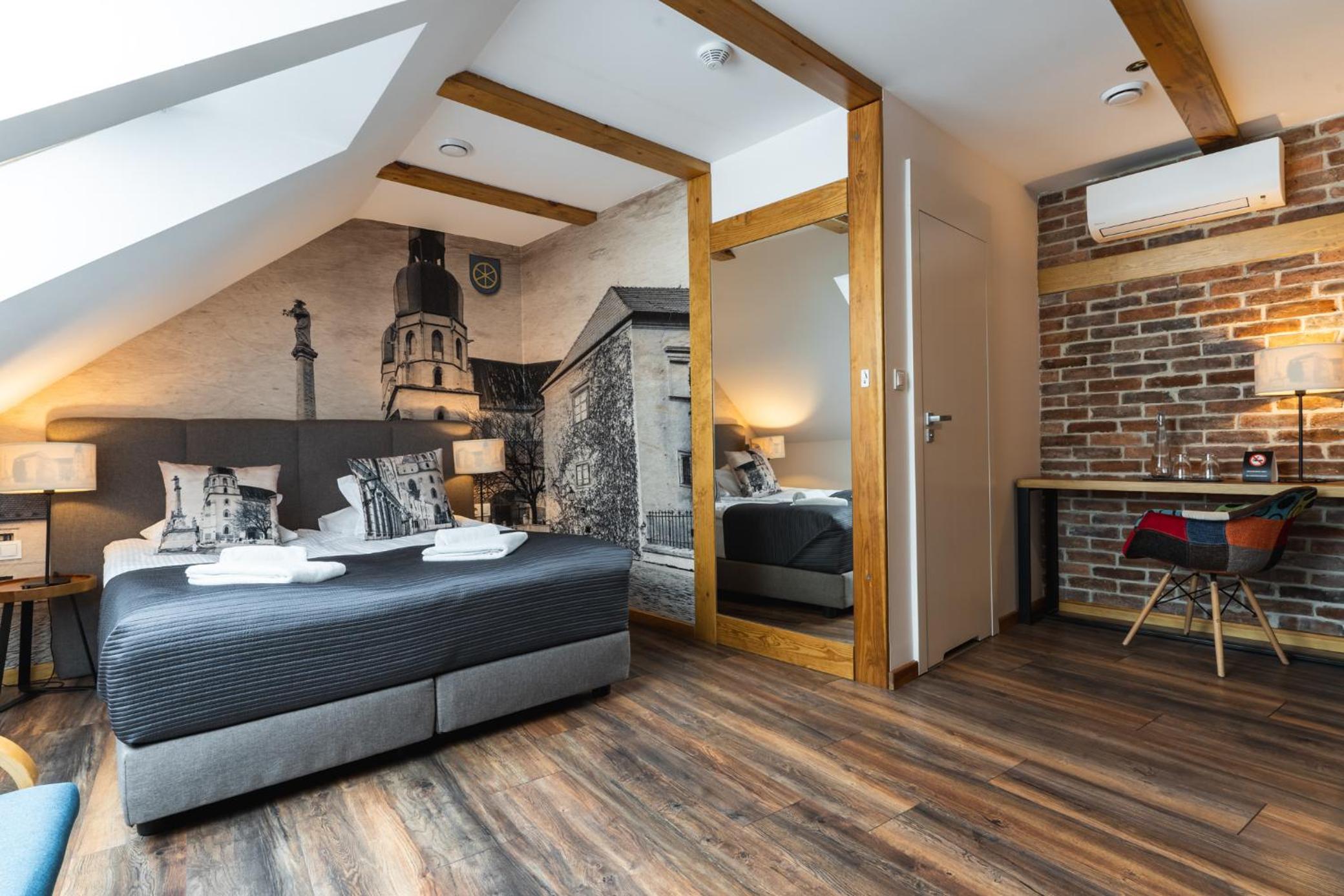 Double or Twin Room - Photo 7