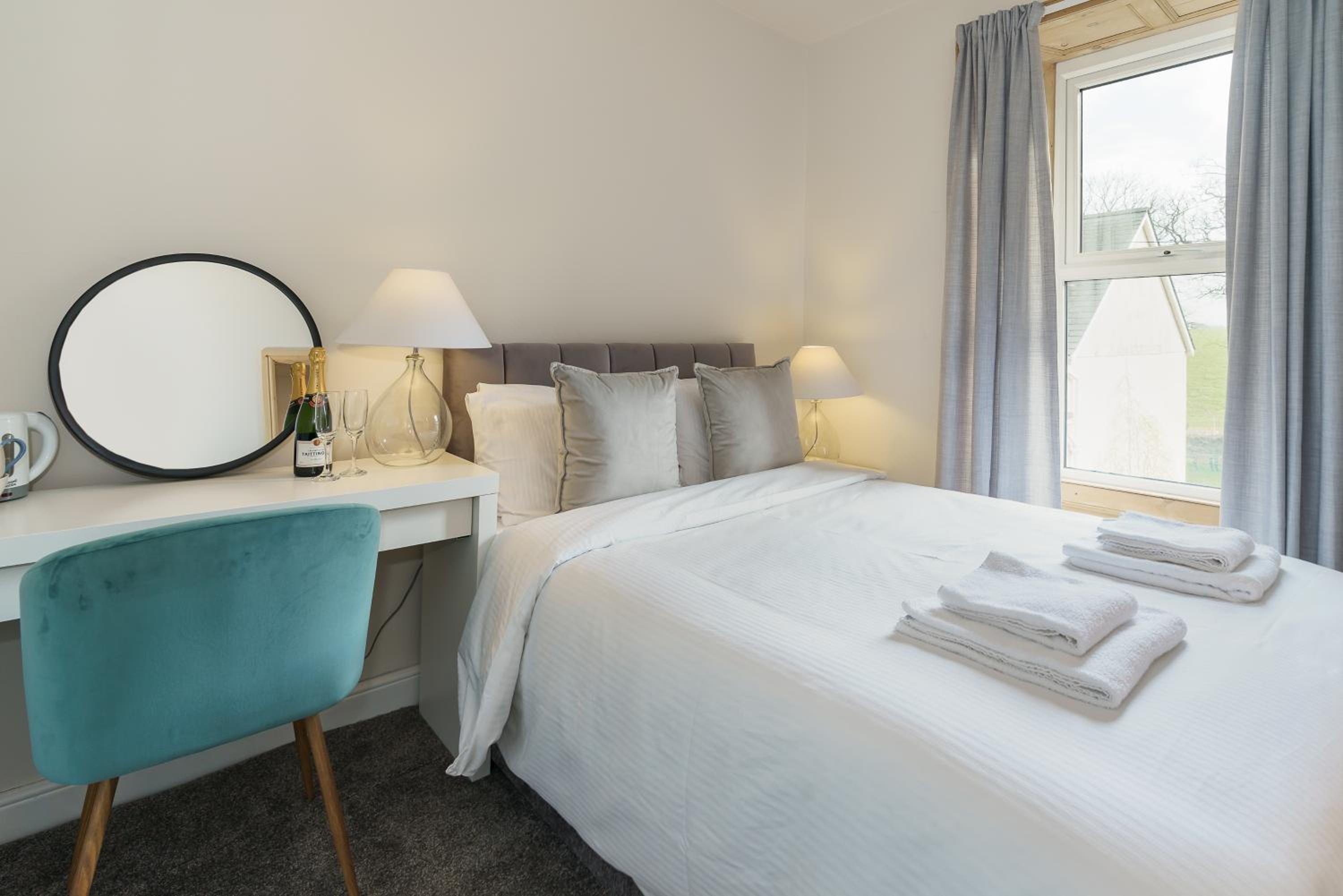 Double Room with Private Bathroom - Photo 3