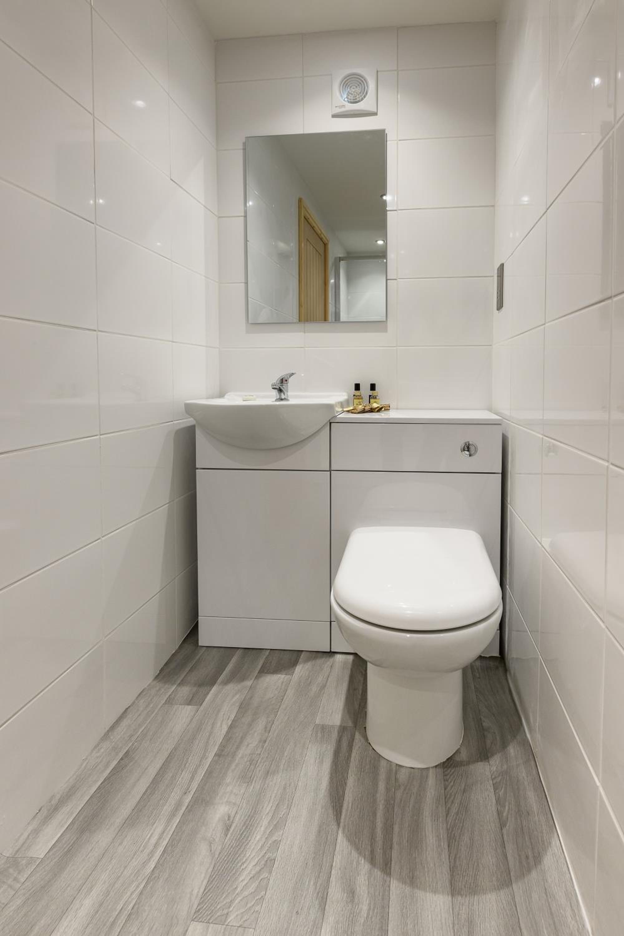 Double Room with Private Bathroom - Photo 4