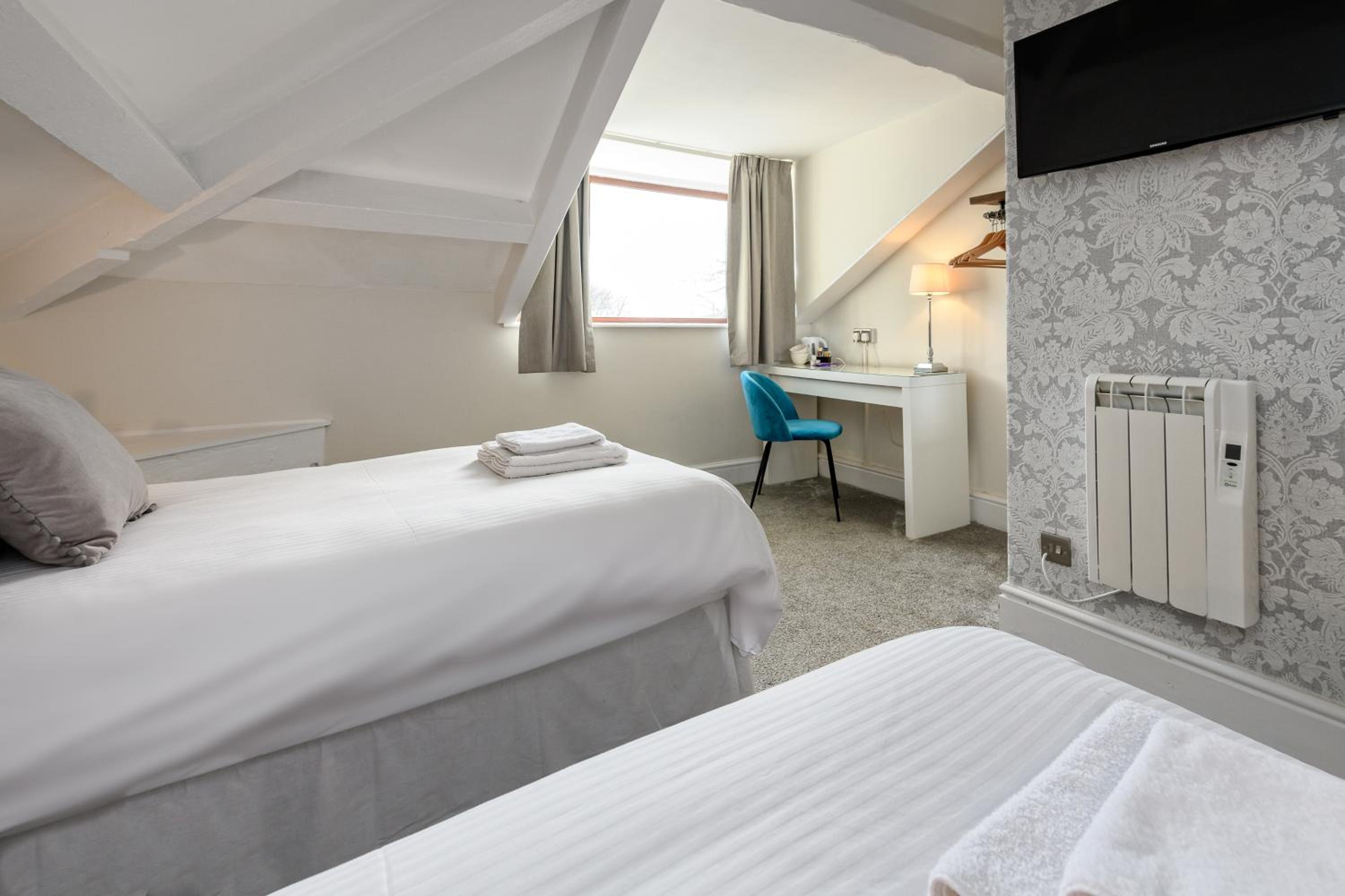 Budget Twin Room - Photo 1