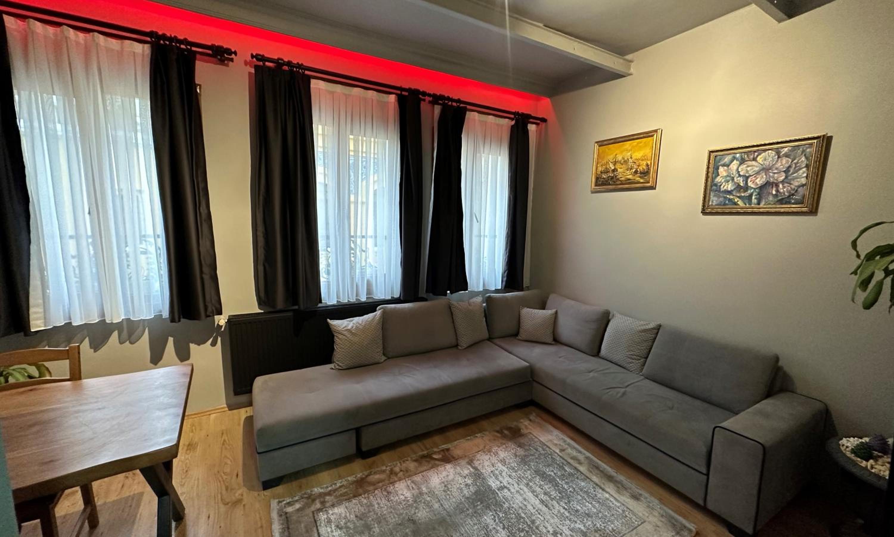Apartment photo 1