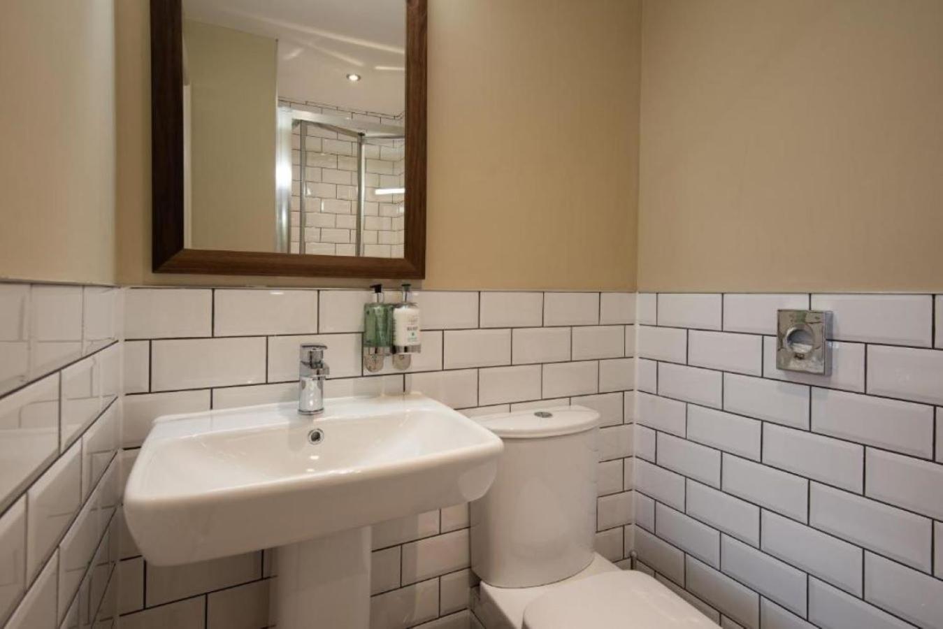 Double or Twin Room photo 3