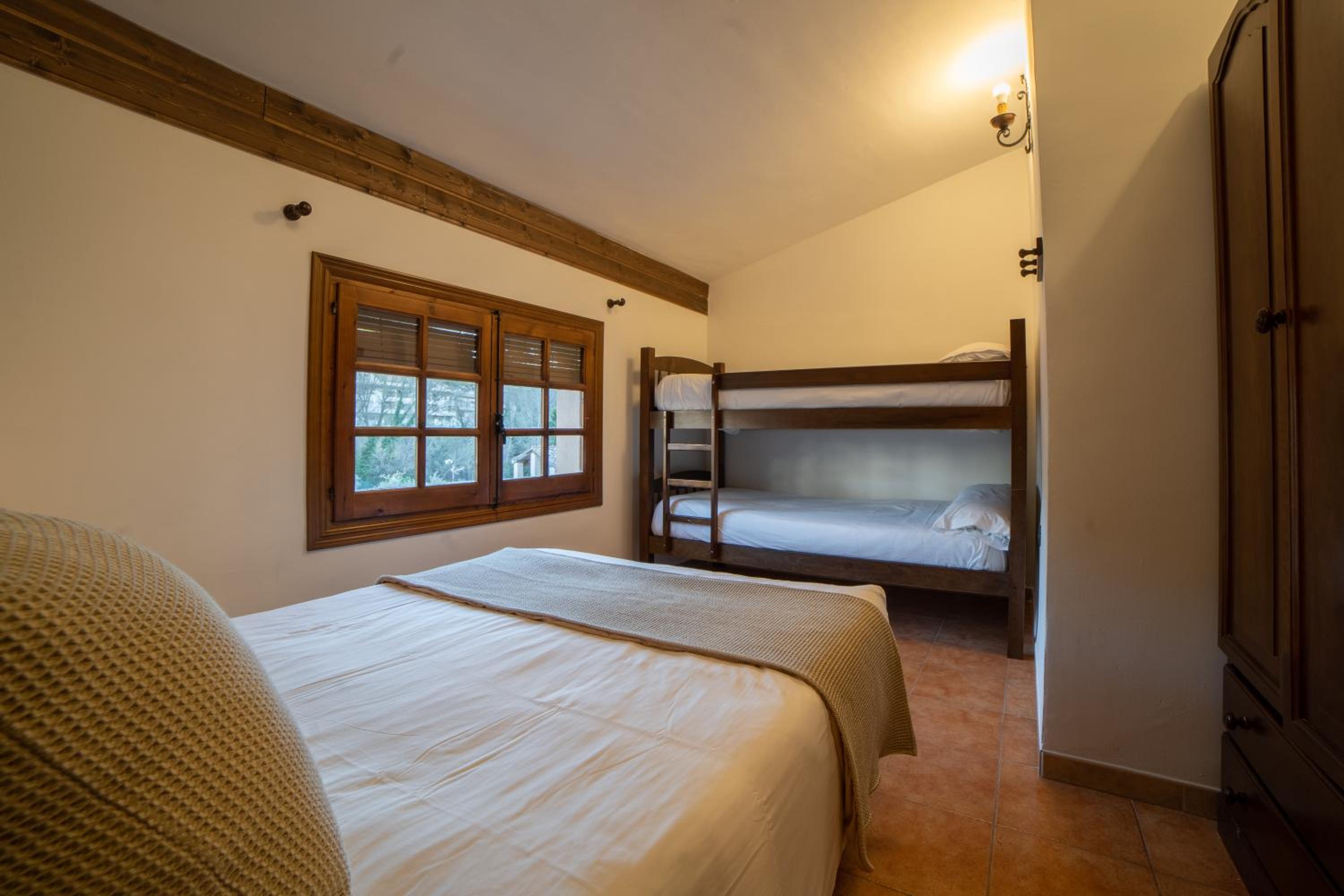 Two-Bedroom House (7 Adults) photo 3