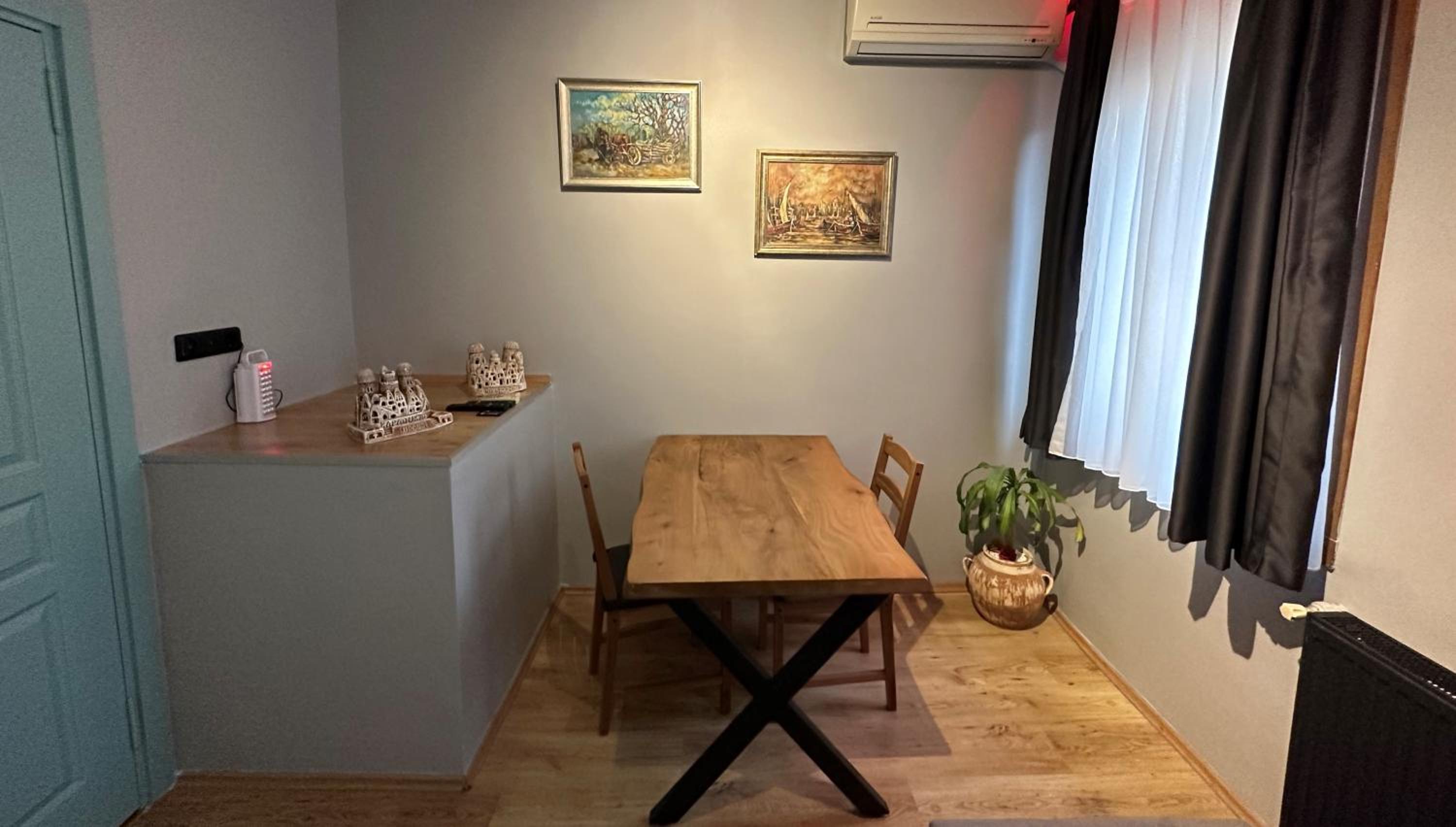 Apartment photo 2