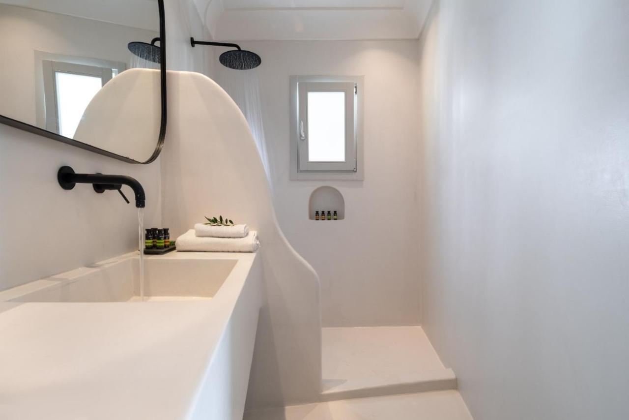 Grand Suite with Indoor Jetted Tub and Caldera View - Photo 4