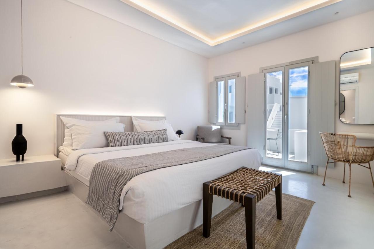 Grand Suite with Indoor Jetted Tub and Caldera View - Photo 1