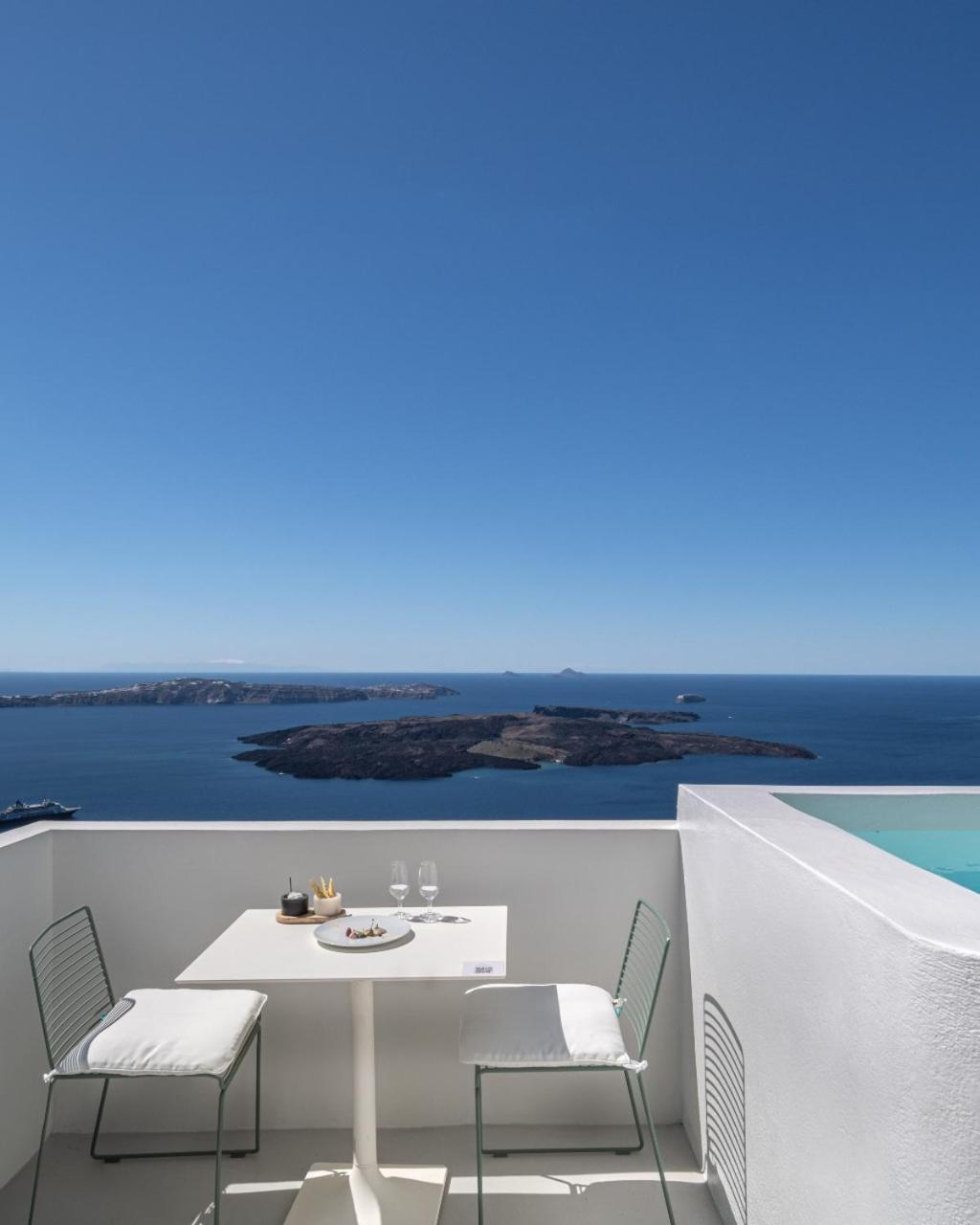 Honeymoon Suite with Outdoor Jetted Tub and Caldera View - Photo 10