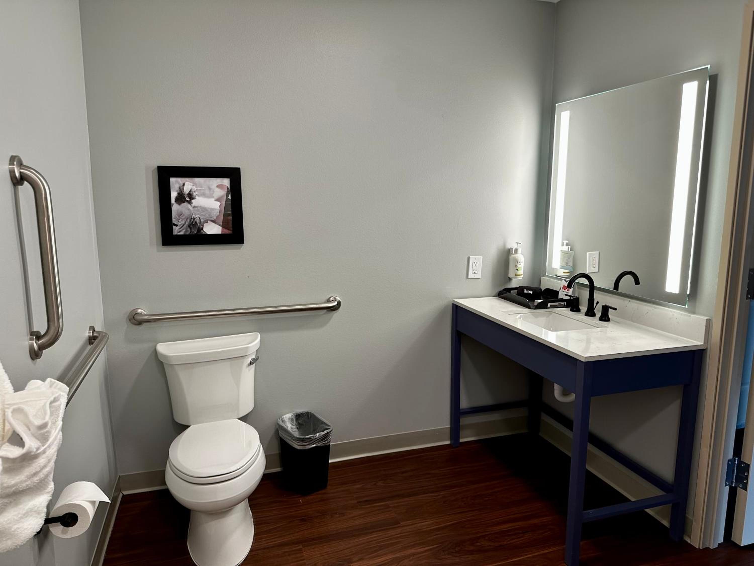 Queen Room with Two Queen Beds - Hearing Accessible/Non-Smoking - Photo 6