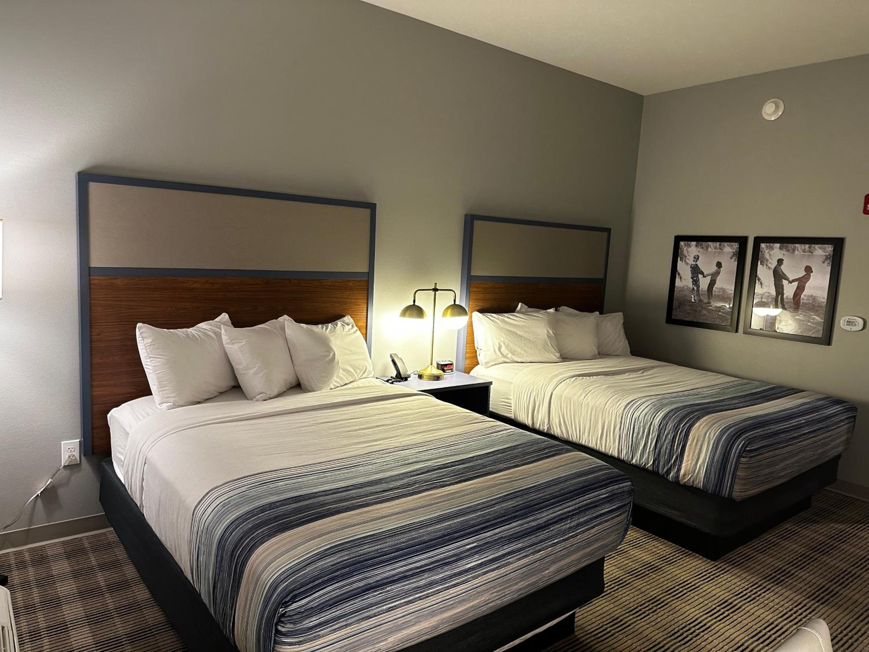 Queen Room with Two Queen Beds - Hearing Accessible/Non-Smoking - Photo 3