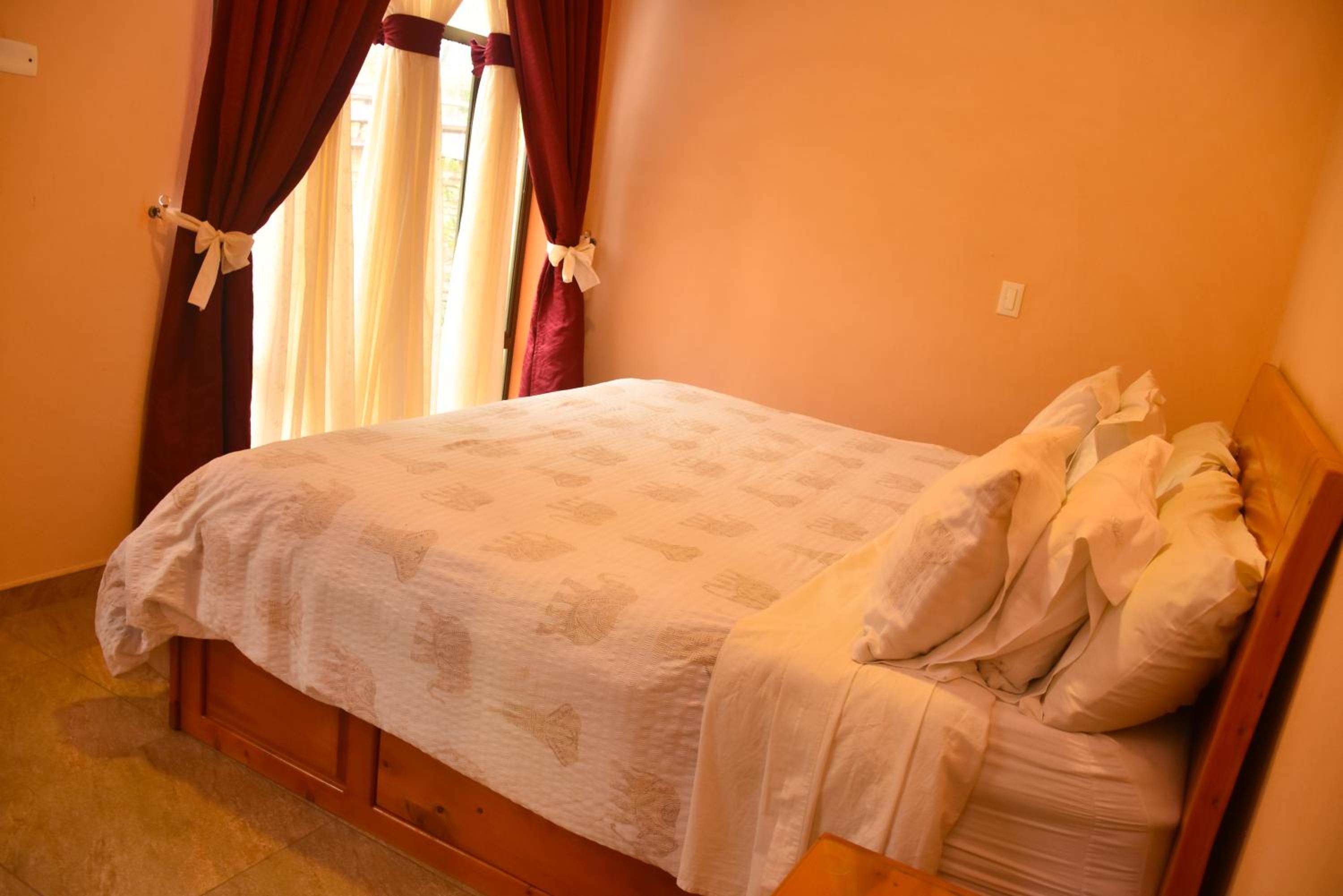 Deluxe Queen Room photo 3