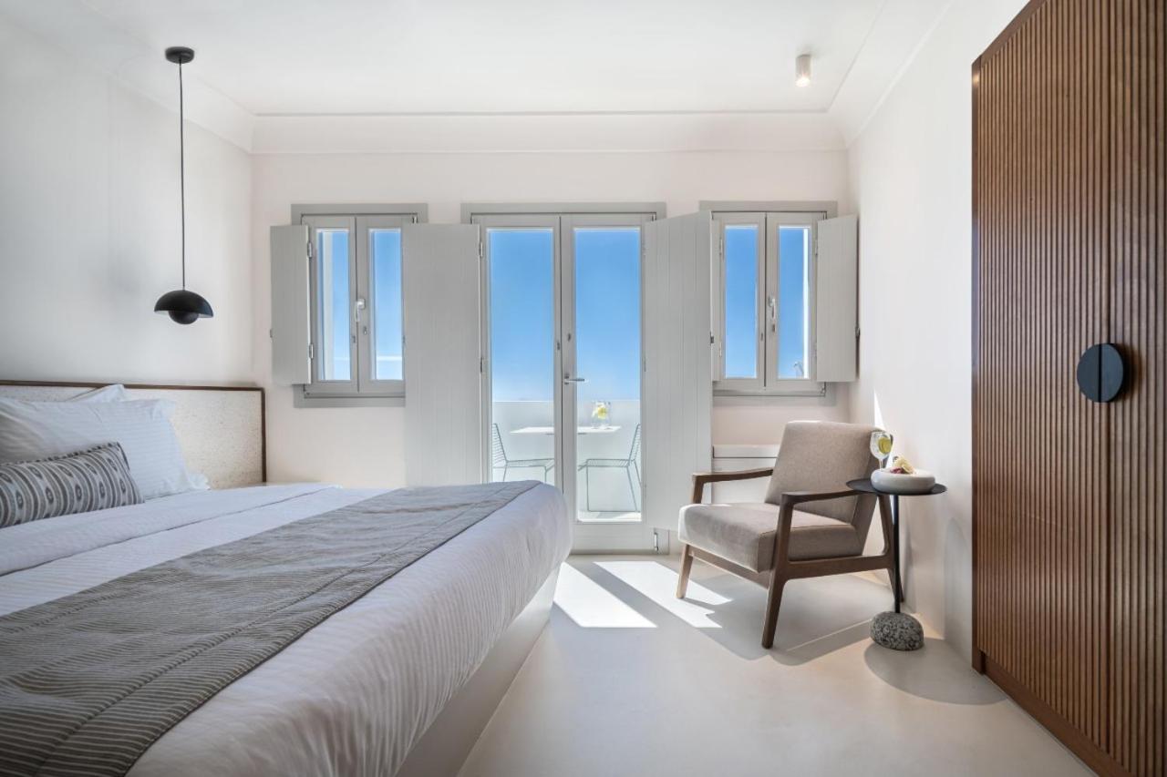 Superior Suite with Caldera View - Photo 14