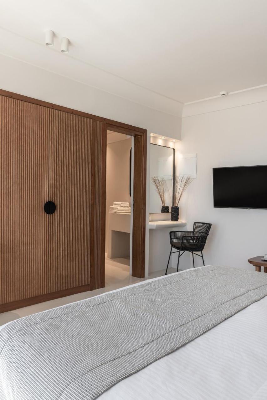 Superior Suite with Caldera View - Photo 15