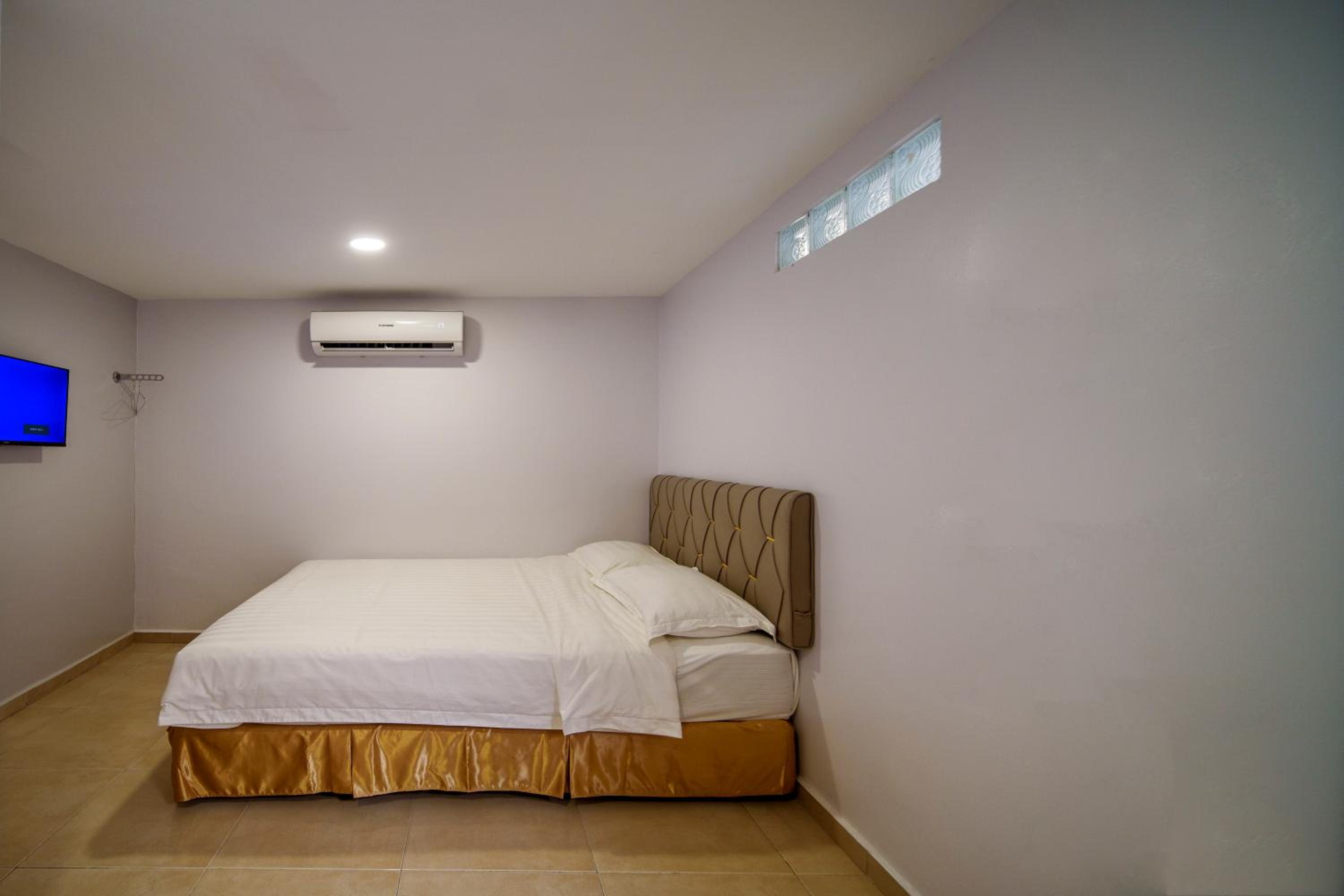Standard Queen Room photo 2