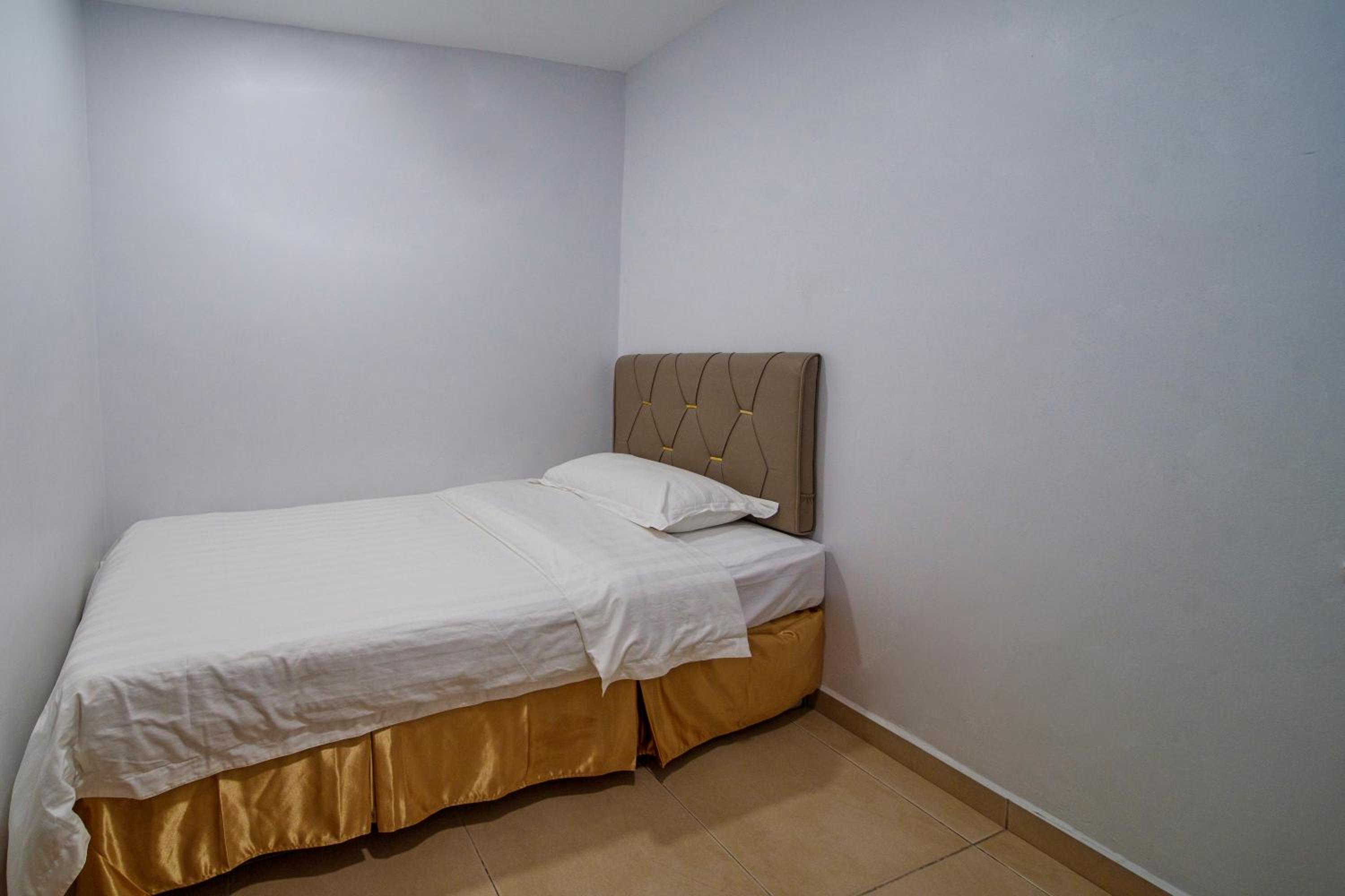 Single Room - Photo 2