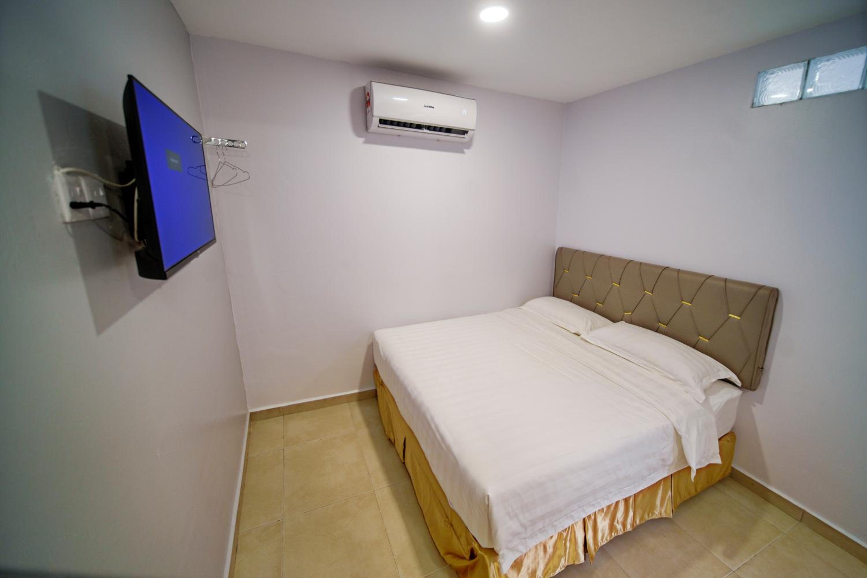 Standard Queen Room photo 3