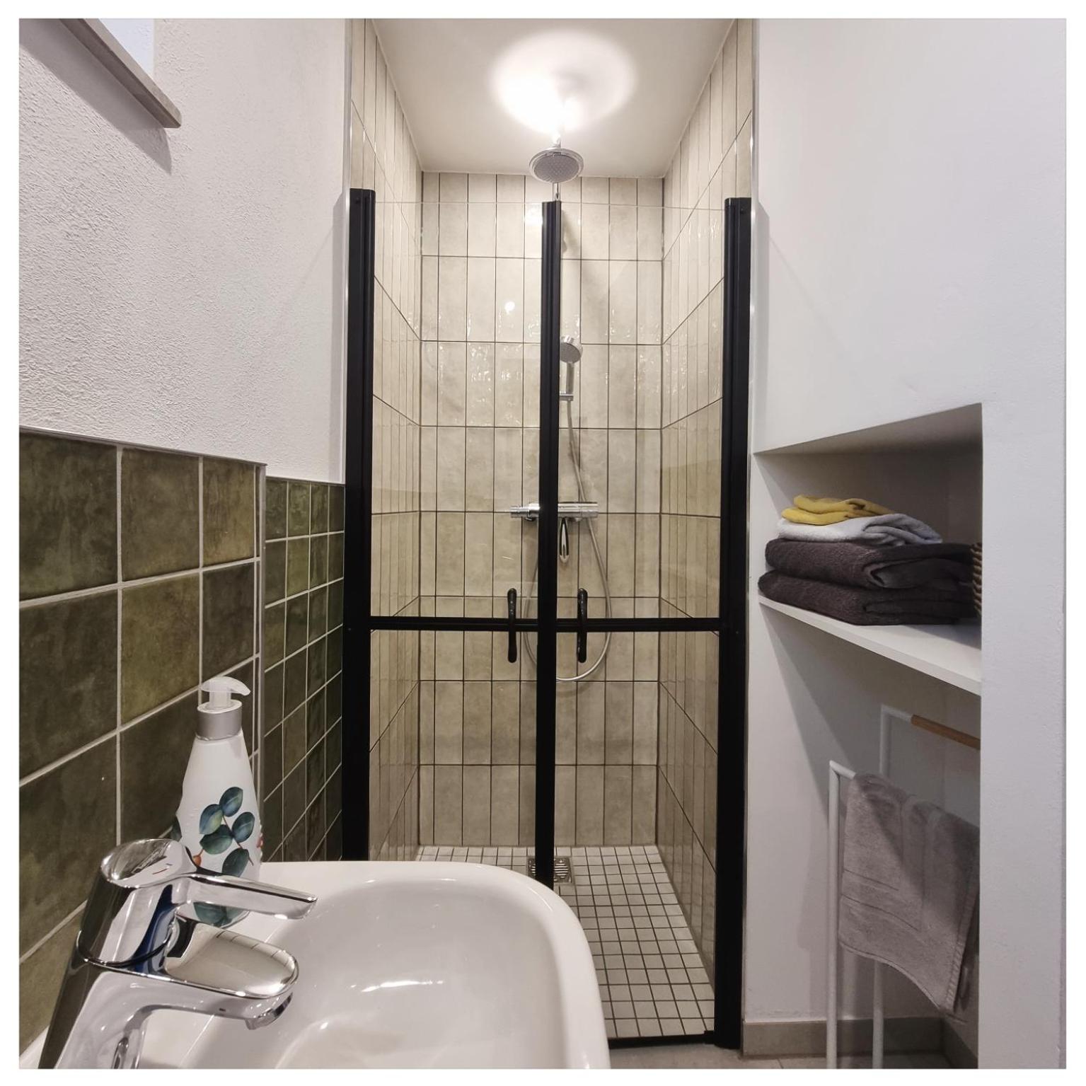 Studio Apartment with One Double Bed photo 2