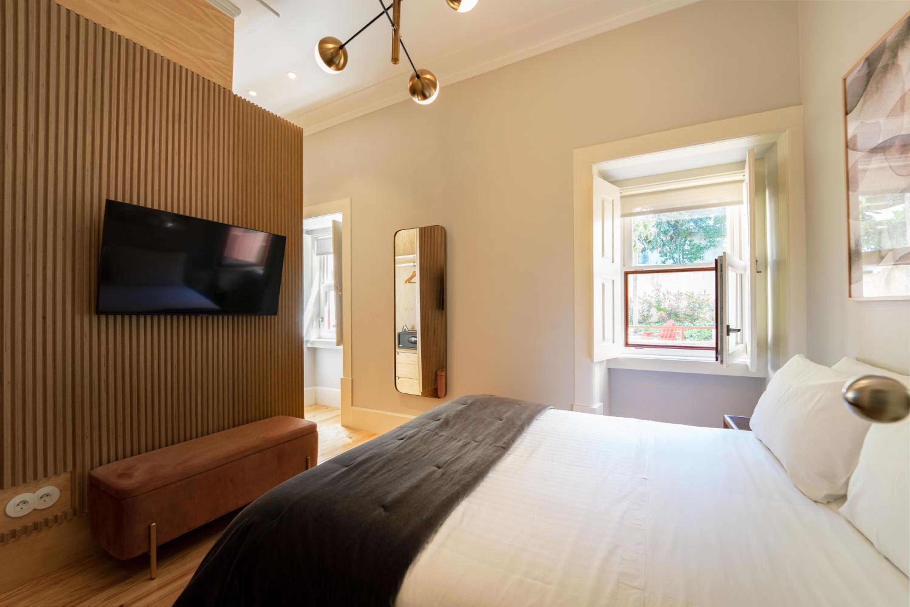 Three-Bedroom Apartment with Garden