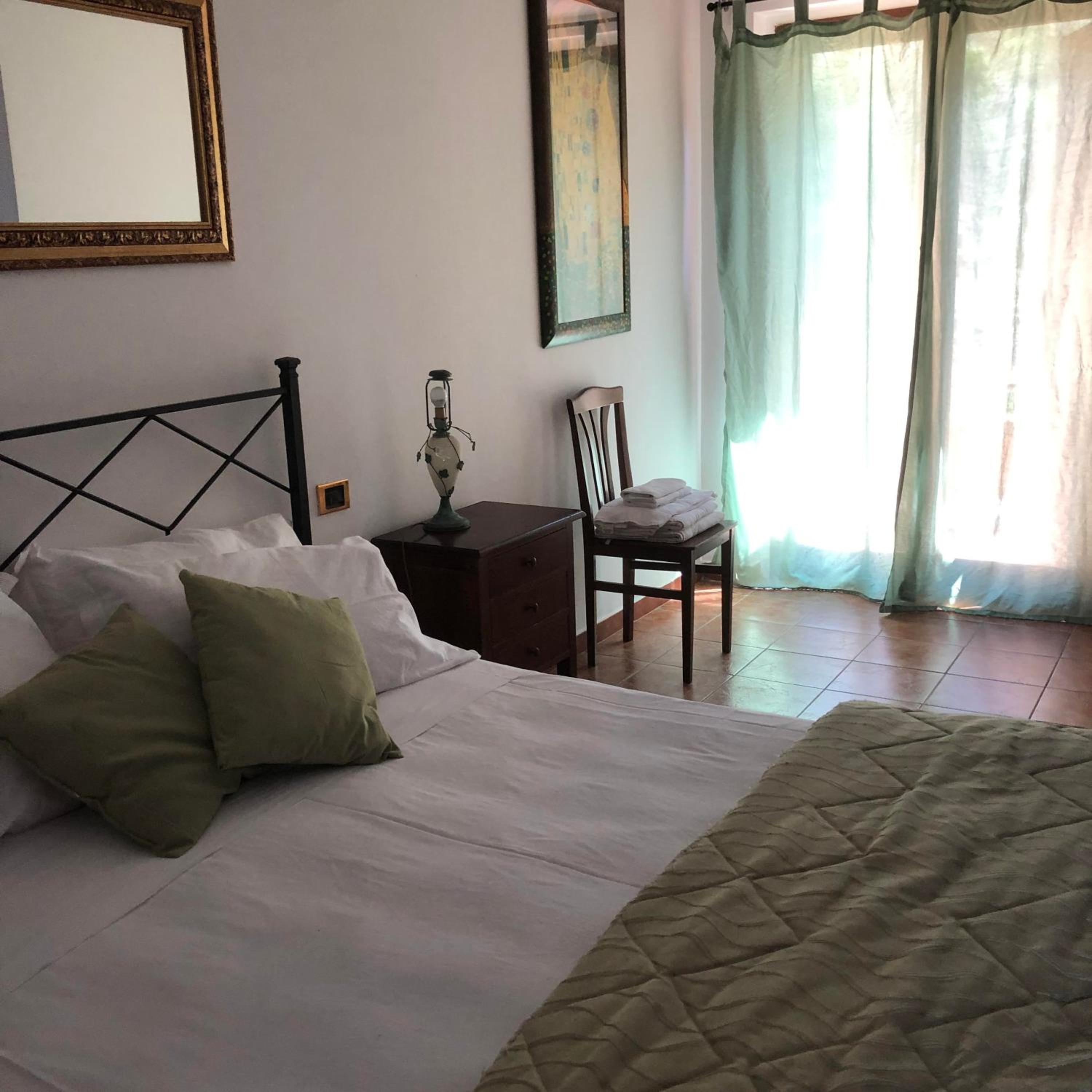 Double Room - Photo 4