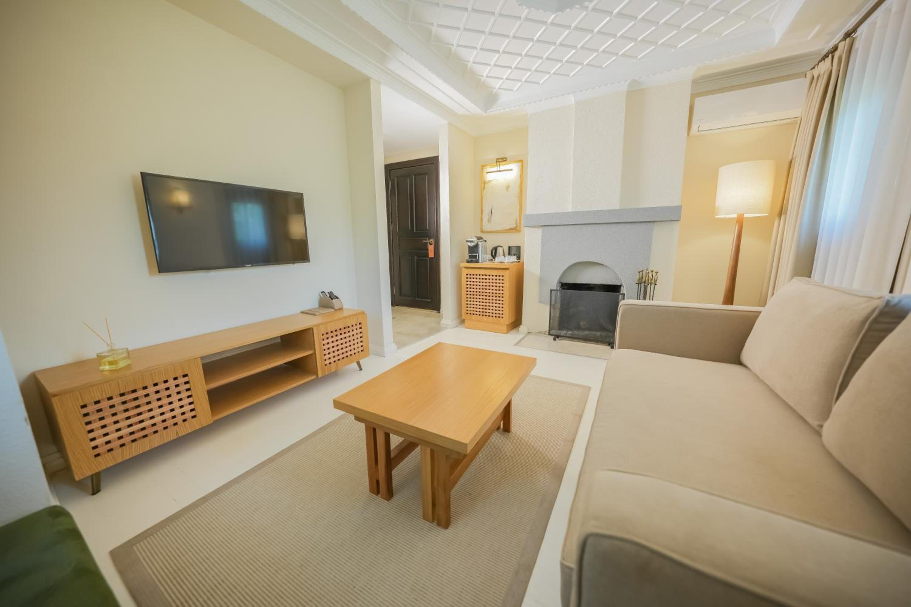 Superior King Room - Photo 1