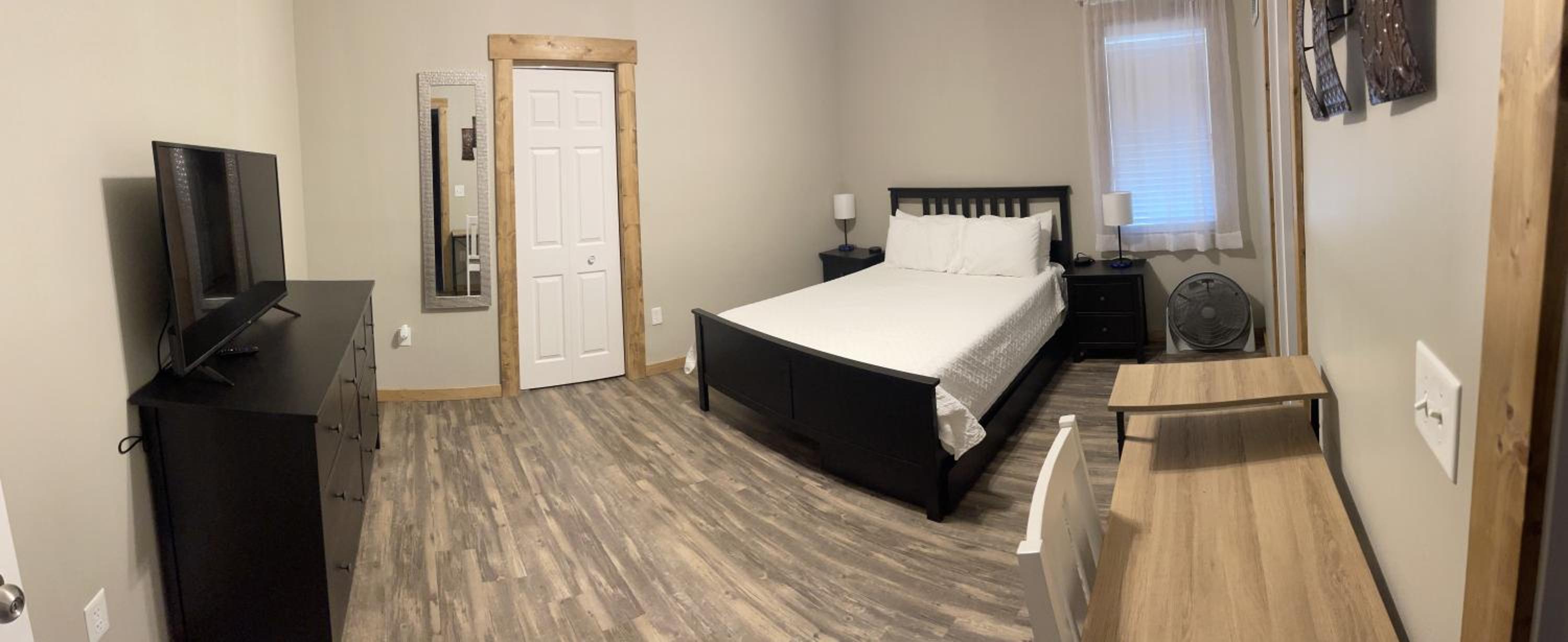 Three-Bedroom Apartment - Photo 11