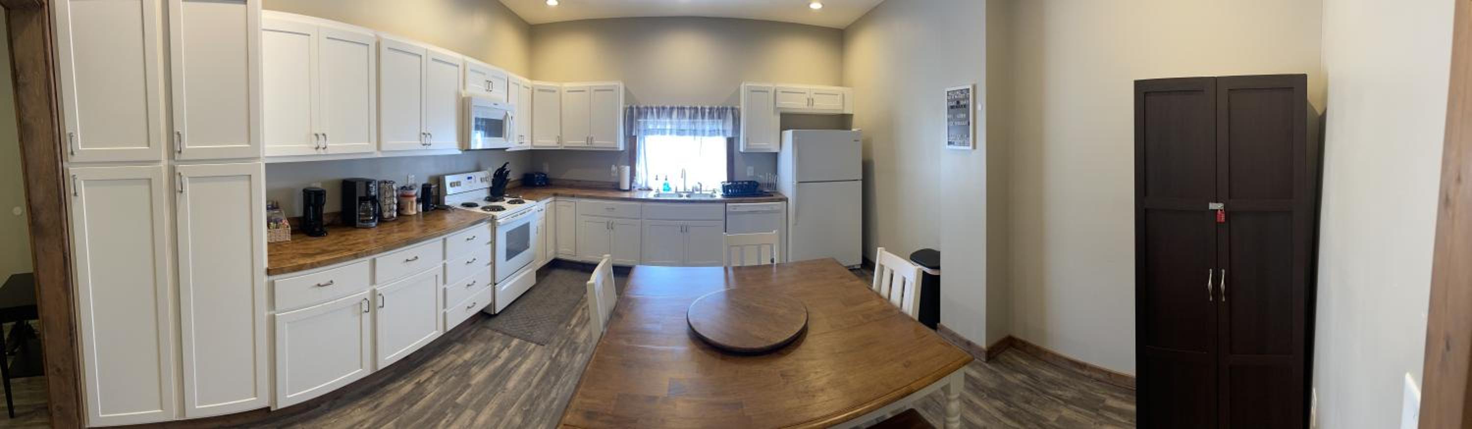 Three-Bedroom Apartment - Photo 8