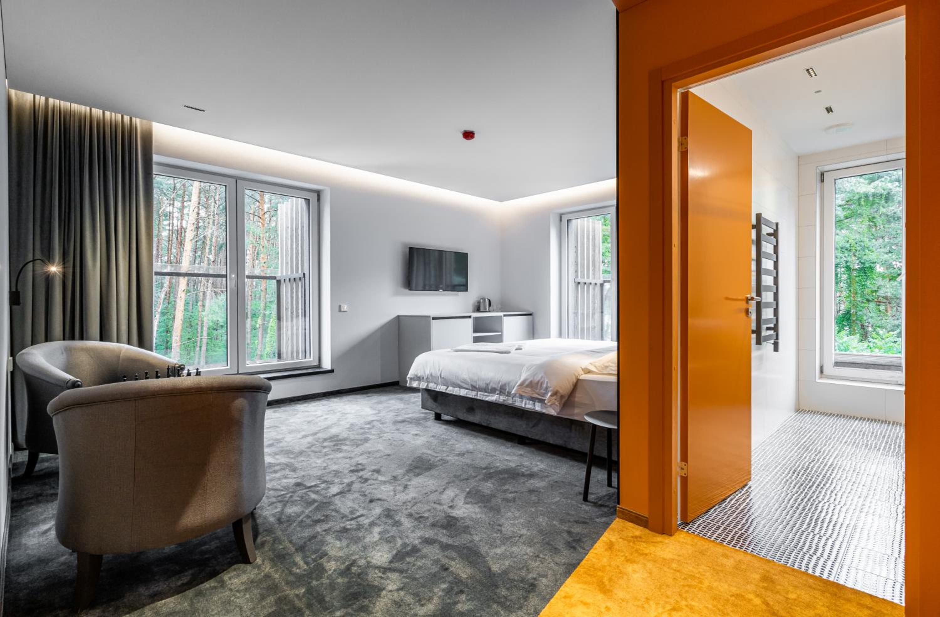 Deluxe Double Room with Balcony - Photo 3