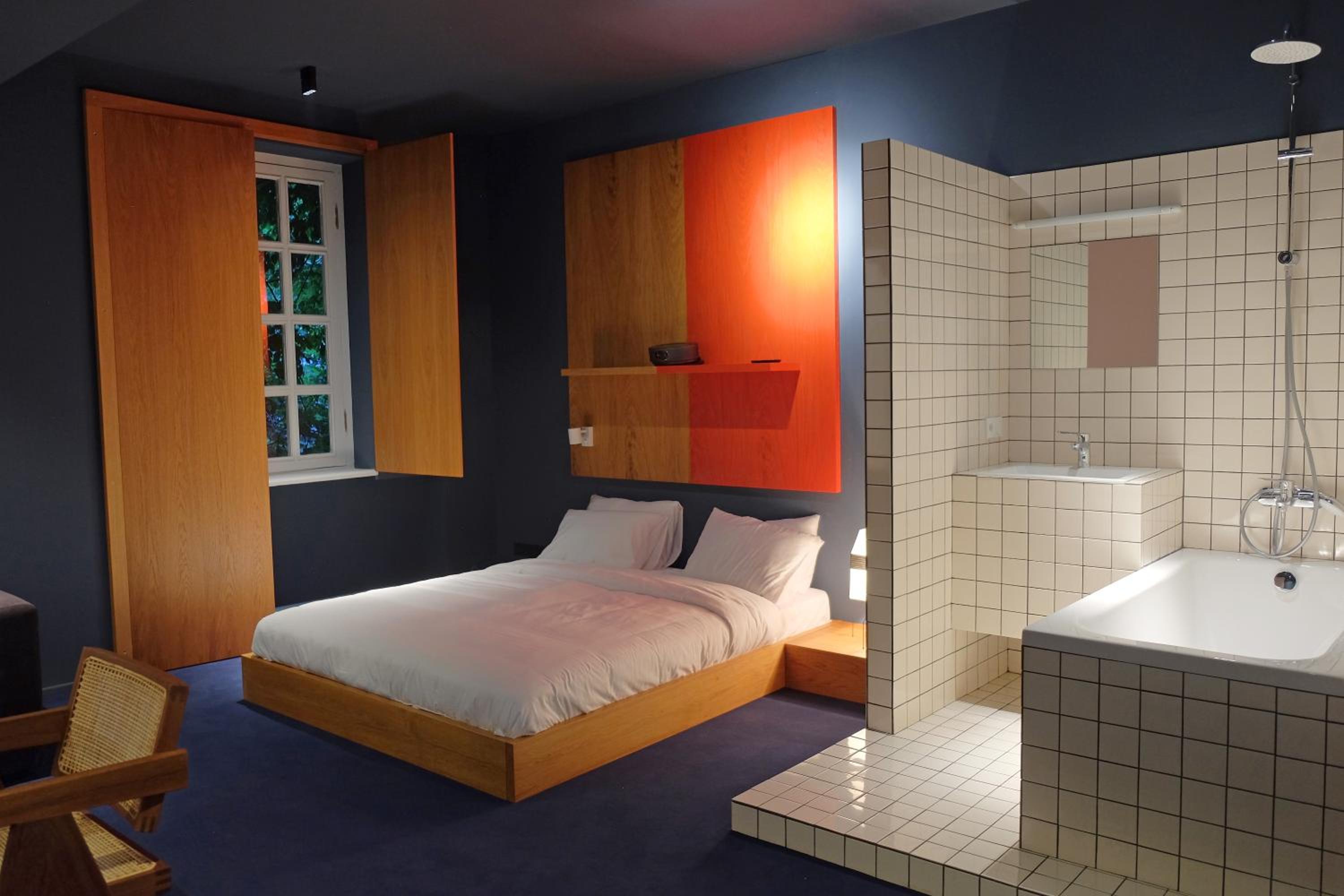 Junior Suite with Balcony - Photo 1