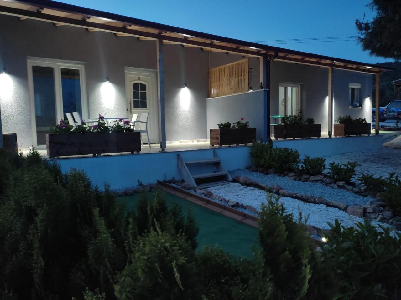 Studio with Pool View photo 3